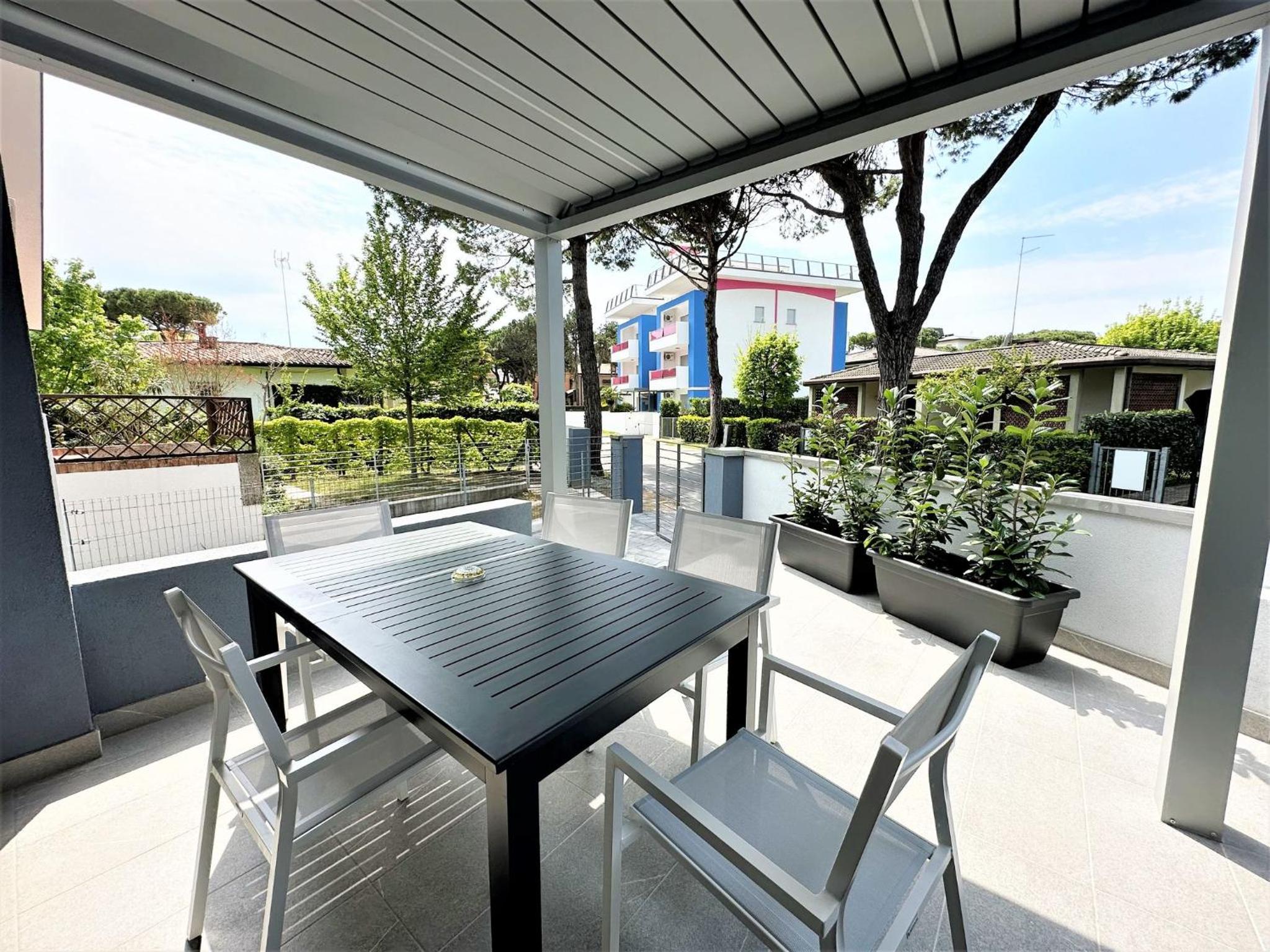 Quiet villa with private garden and BBQ