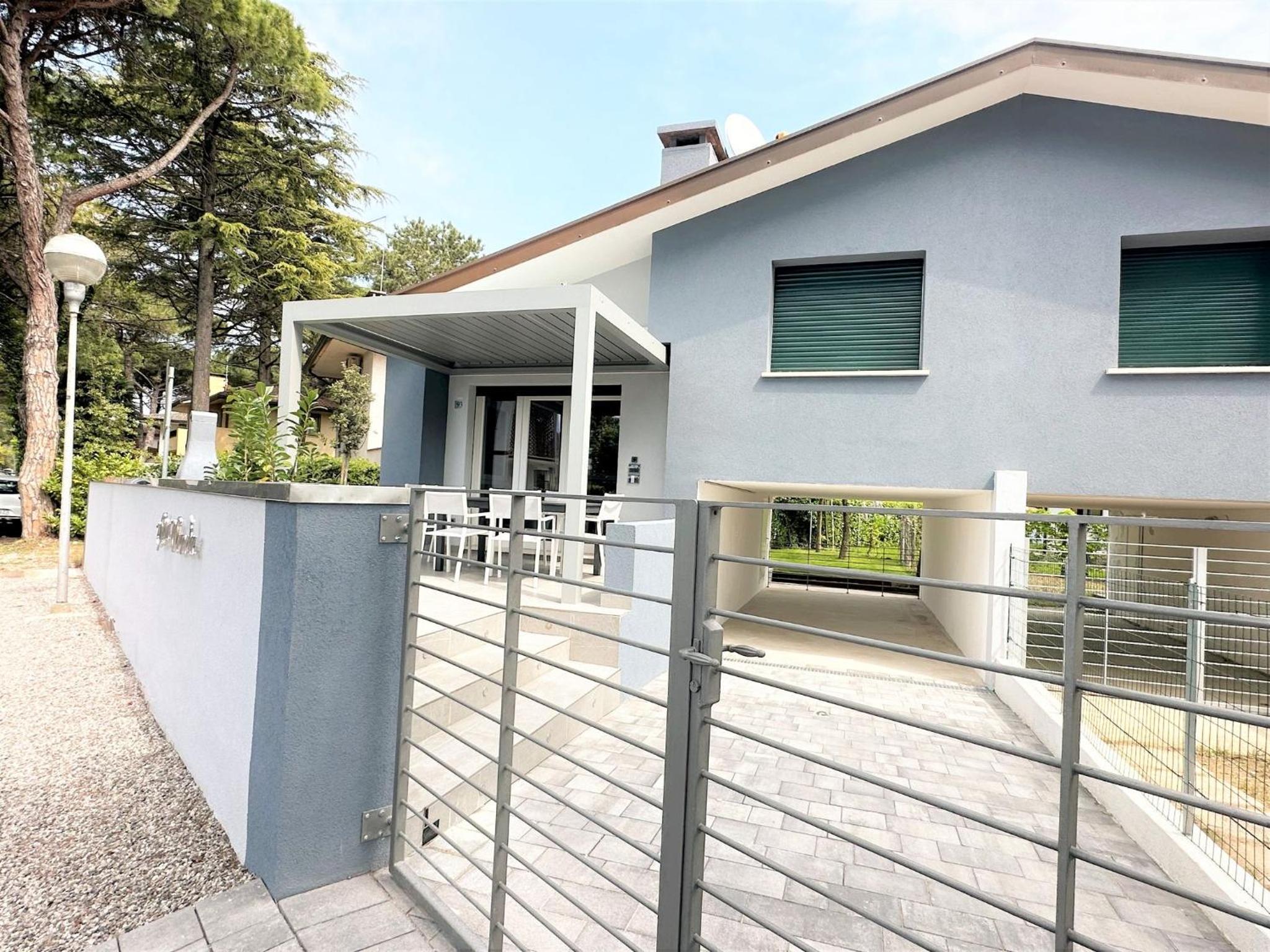 Quiet villa with private garden and BBQ