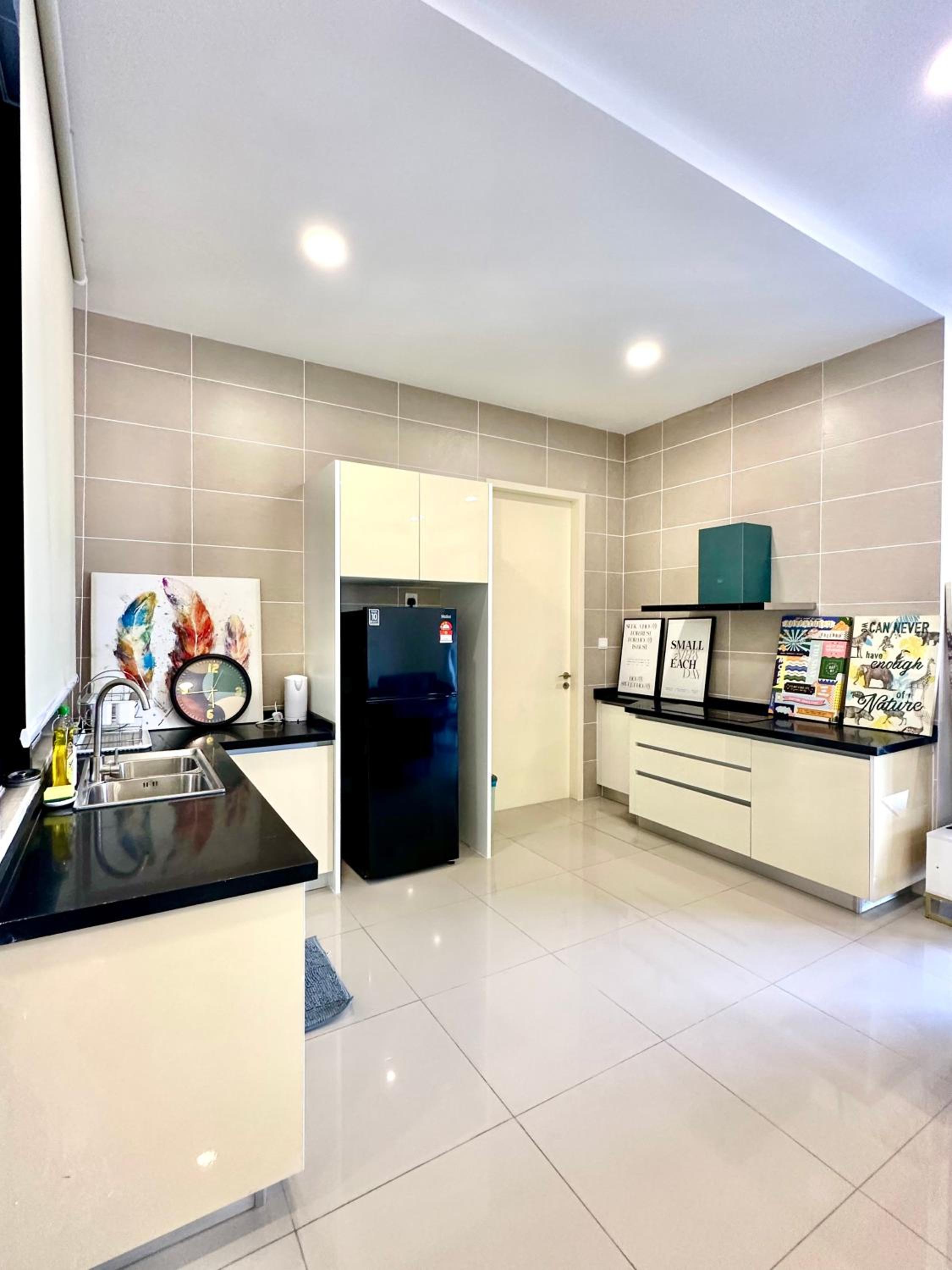 D'Pristine 4 bedder apartment opposite Legoland and Medini mall