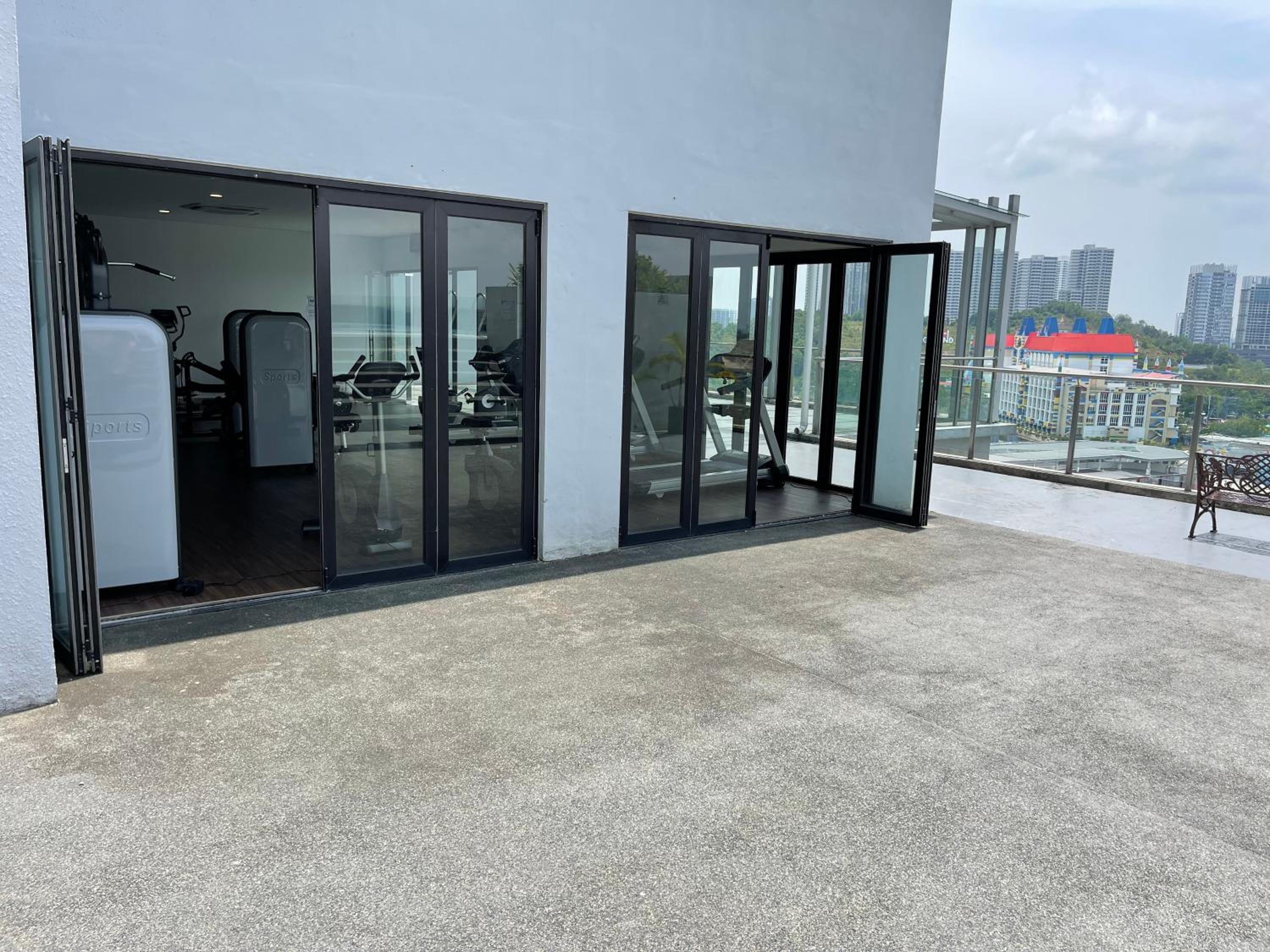 D'Pristine 4 bedder apartment opposite Legoland and Medini mall