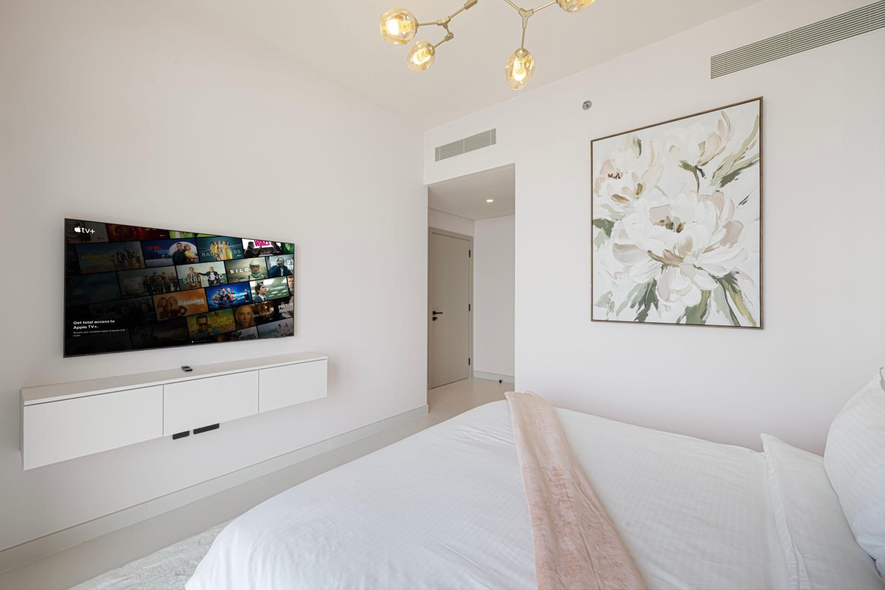 Luxury 3BR Palm Views at Emaar Beachfront
