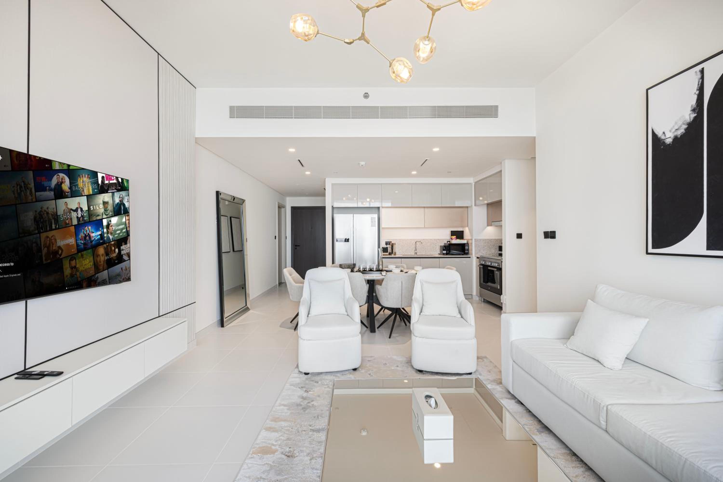 Luxury 3BR Palm Views at Emaar Beachfront