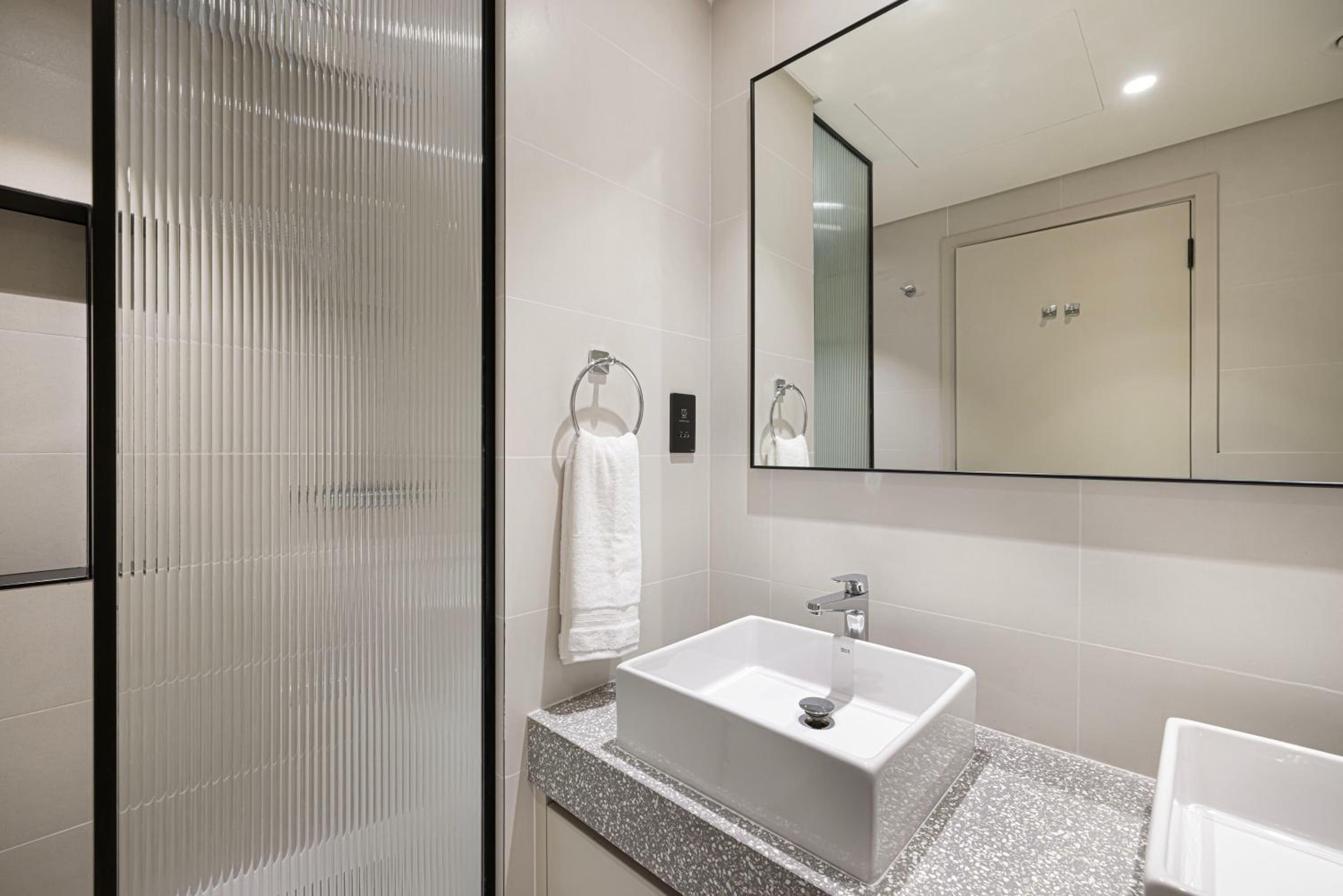 Luxury 3BR Palm Views at Emaar Beachfront