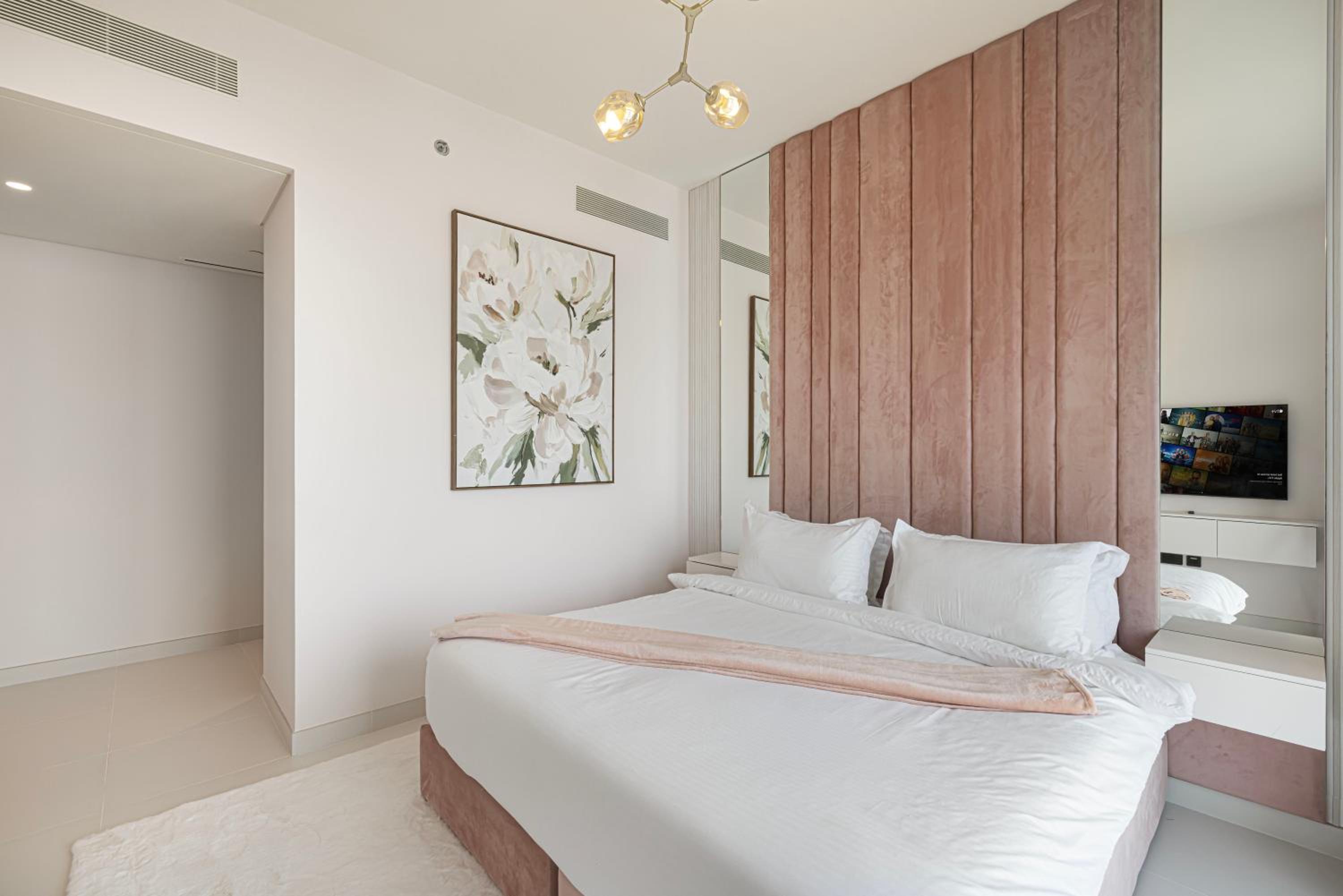 Luxury 3BR Palm Views at Emaar Beachfront