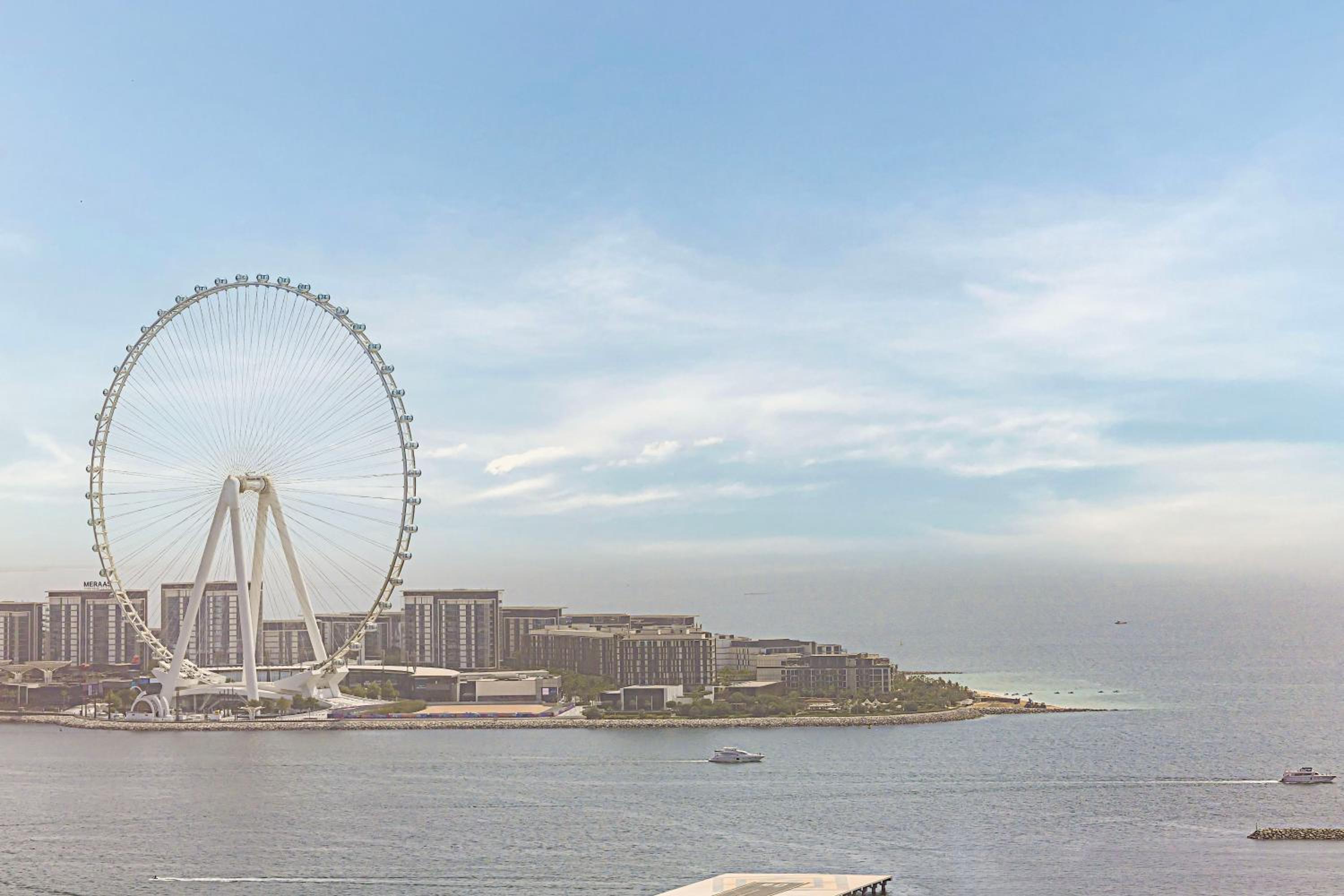 Luxury 3BR Palm Views at Emaar Beachfront