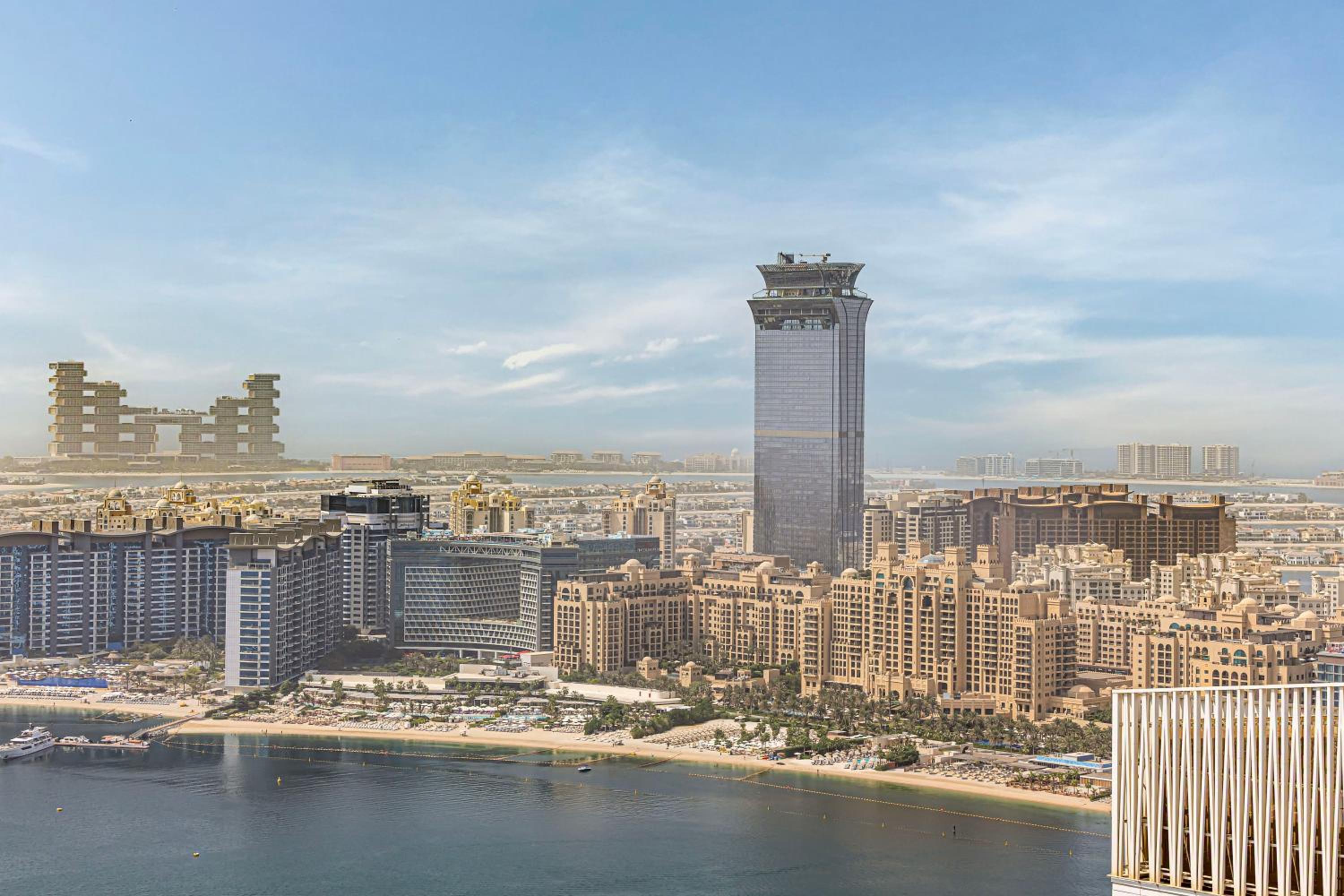 Luxury 3BR Palm Views at Emaar Beachfront