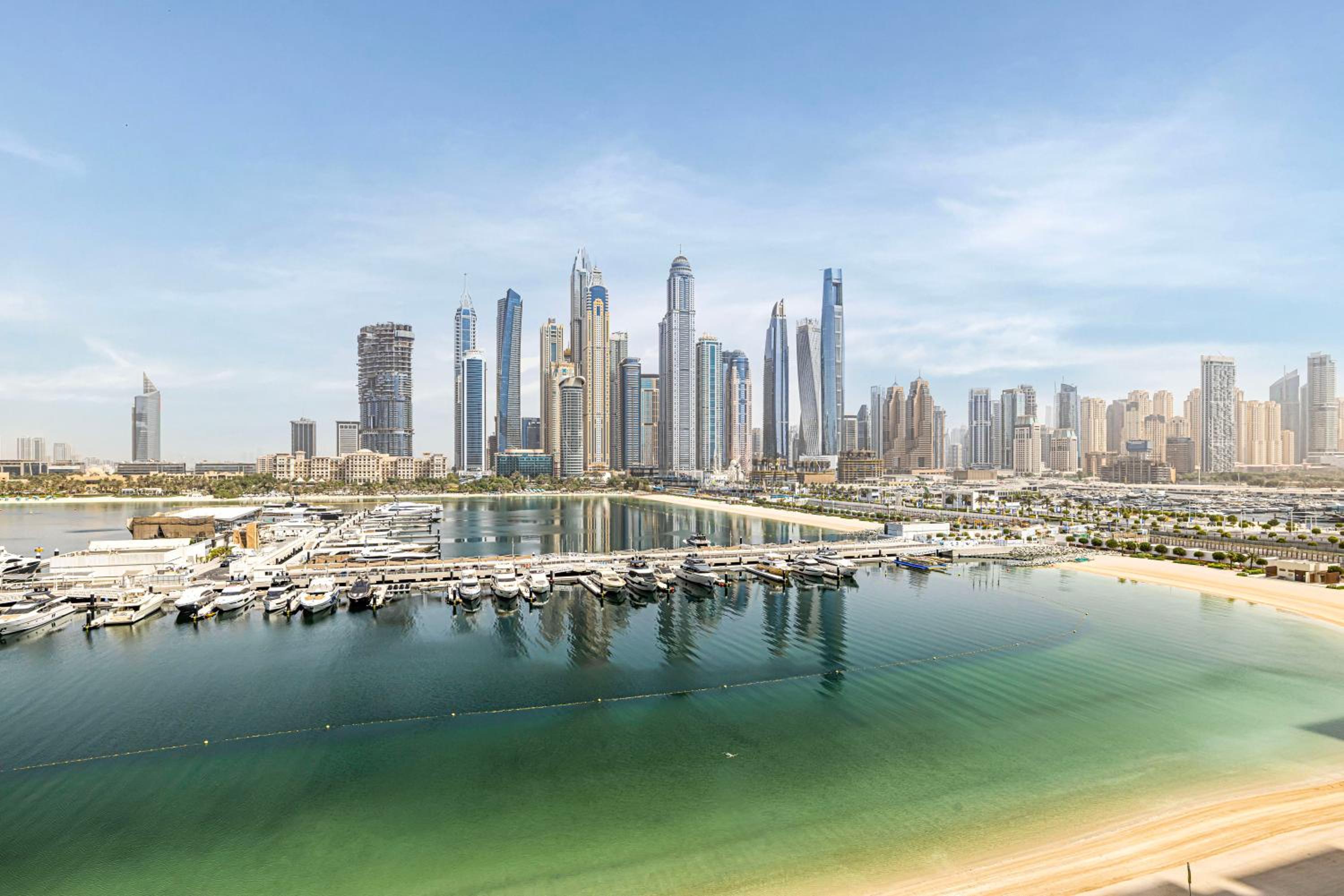 Luxury 3BR Palm Views at Emaar Beachfront