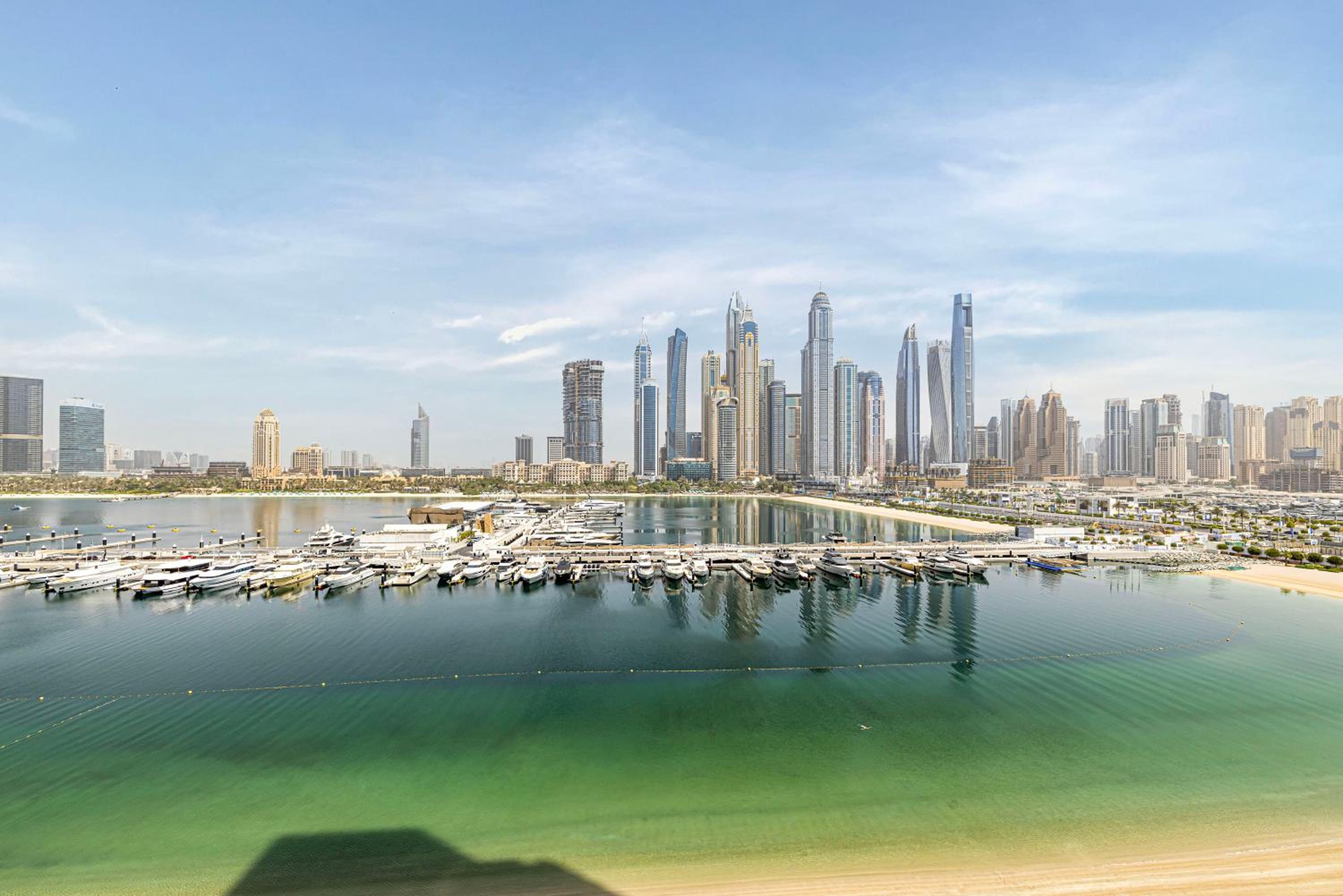 Luxury 3BR Palm Views at Emaar Beachfront