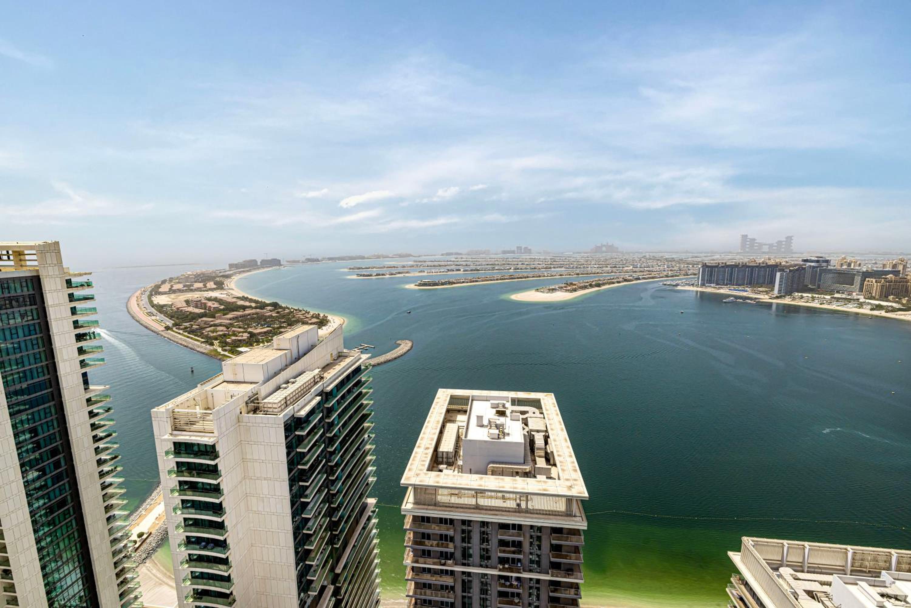 Luxury 3BR Palm Views at Emaar Beachfront
