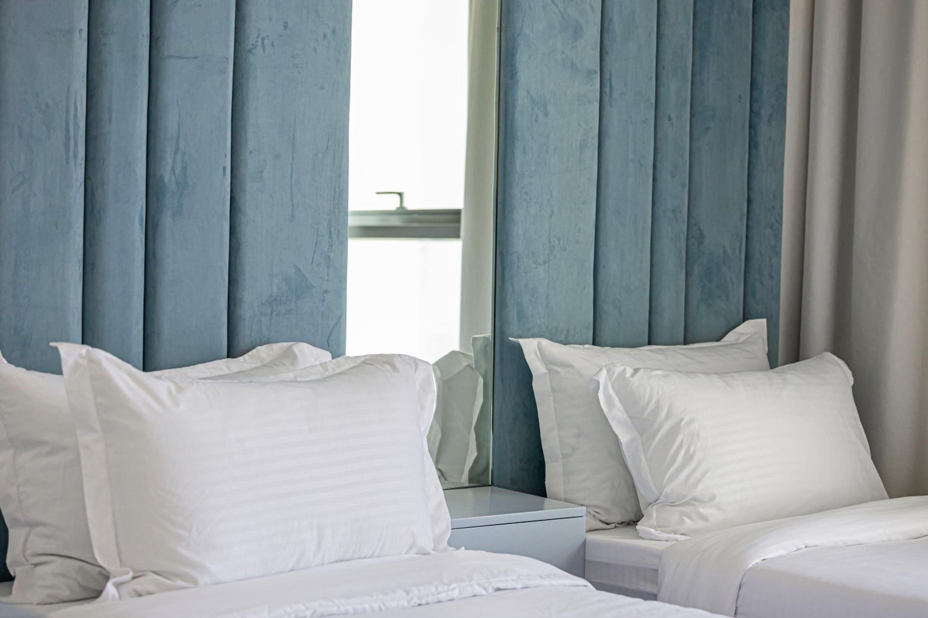 Luxury 3BR Palm Views at Emaar Beachfront