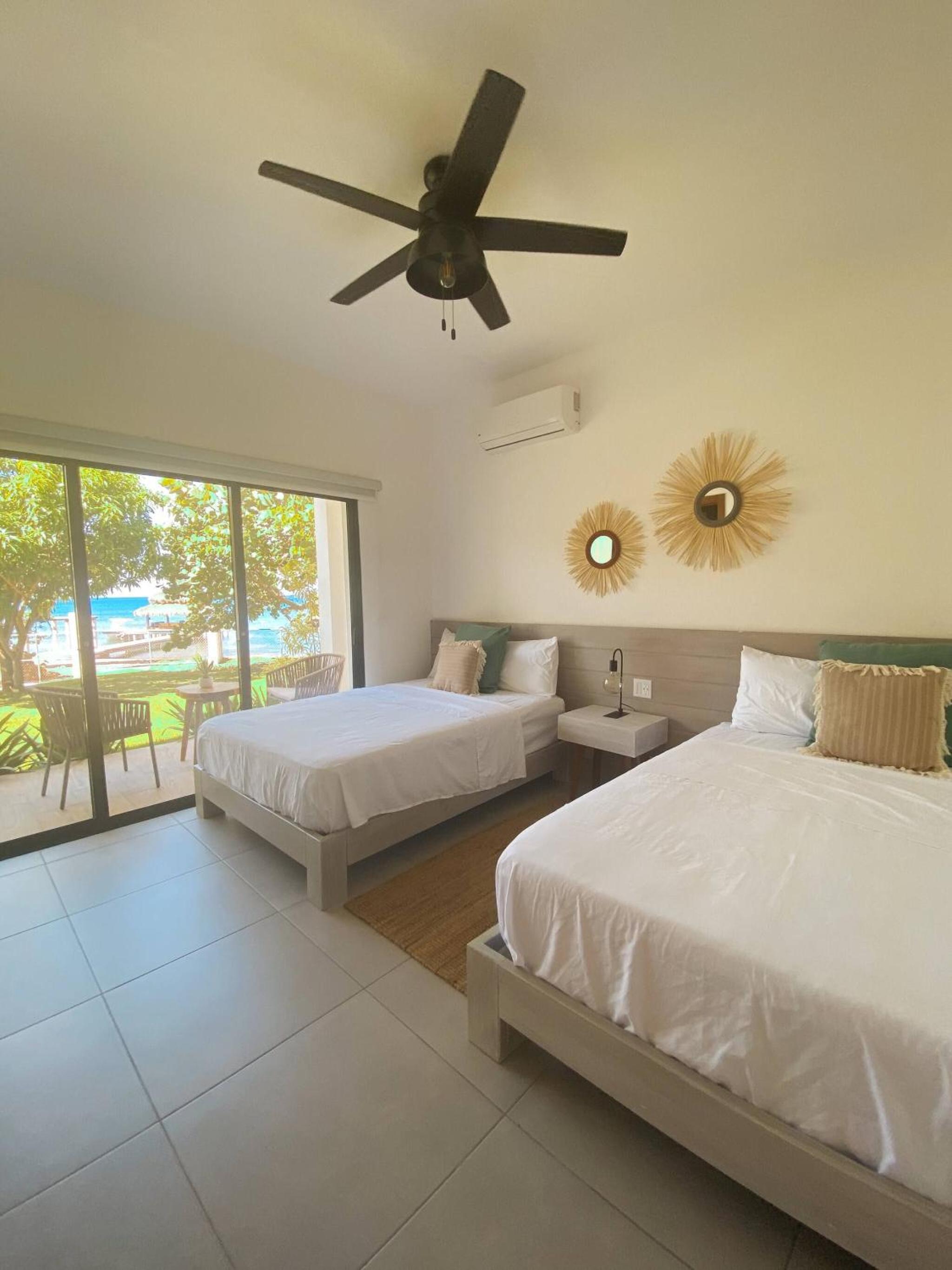 Bayshore 76 Beachfront Villa Palmar de ocoa