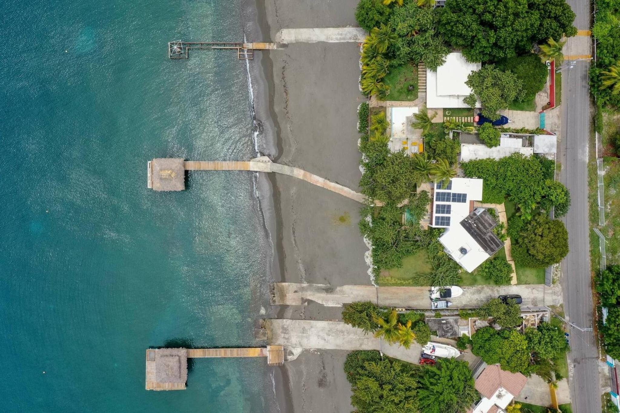 Bayshore 76 Beachfront Villa Palmar de ocoa