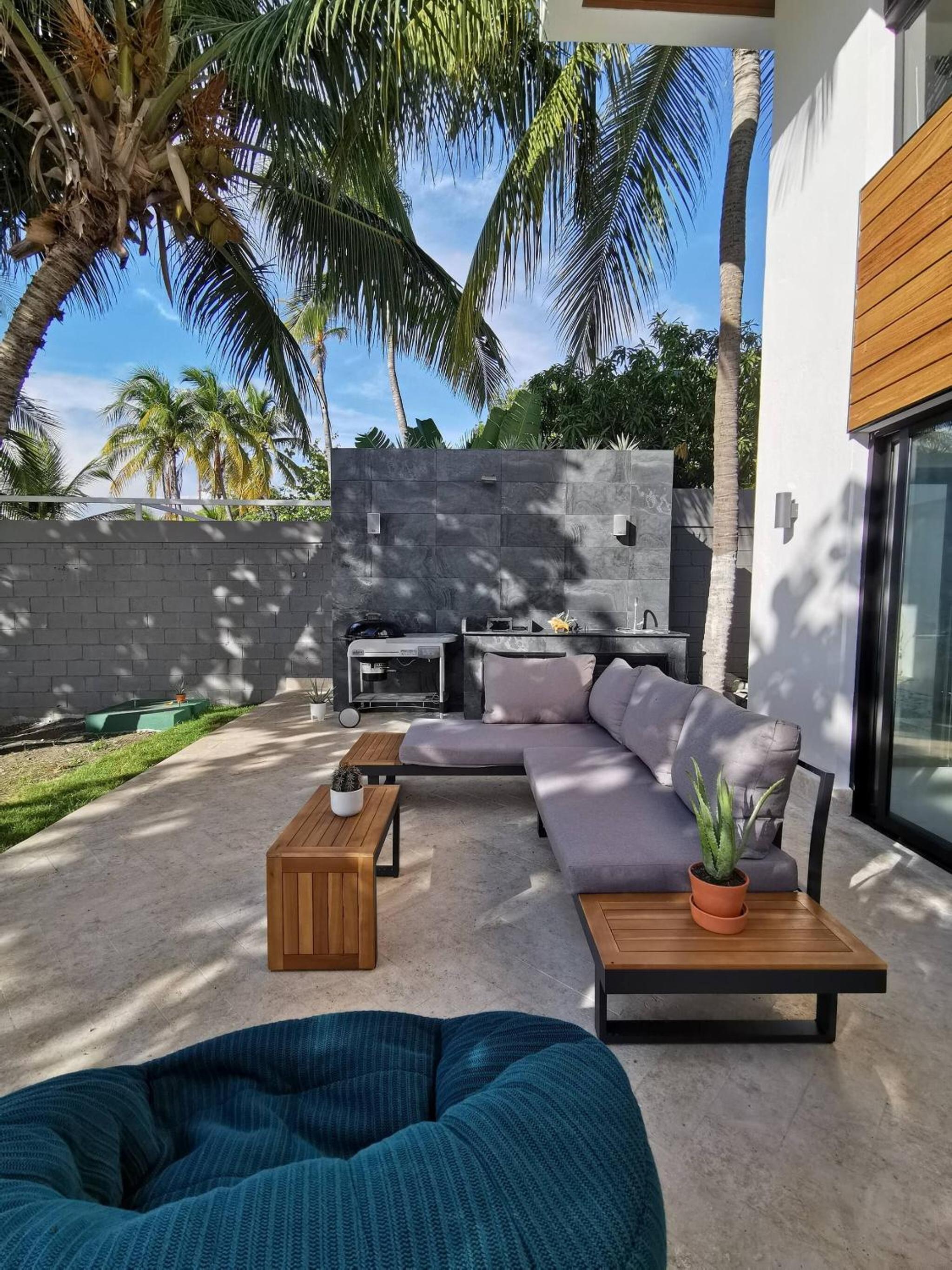 Bayshore 76 Beachfront Villa Palmar de ocoa