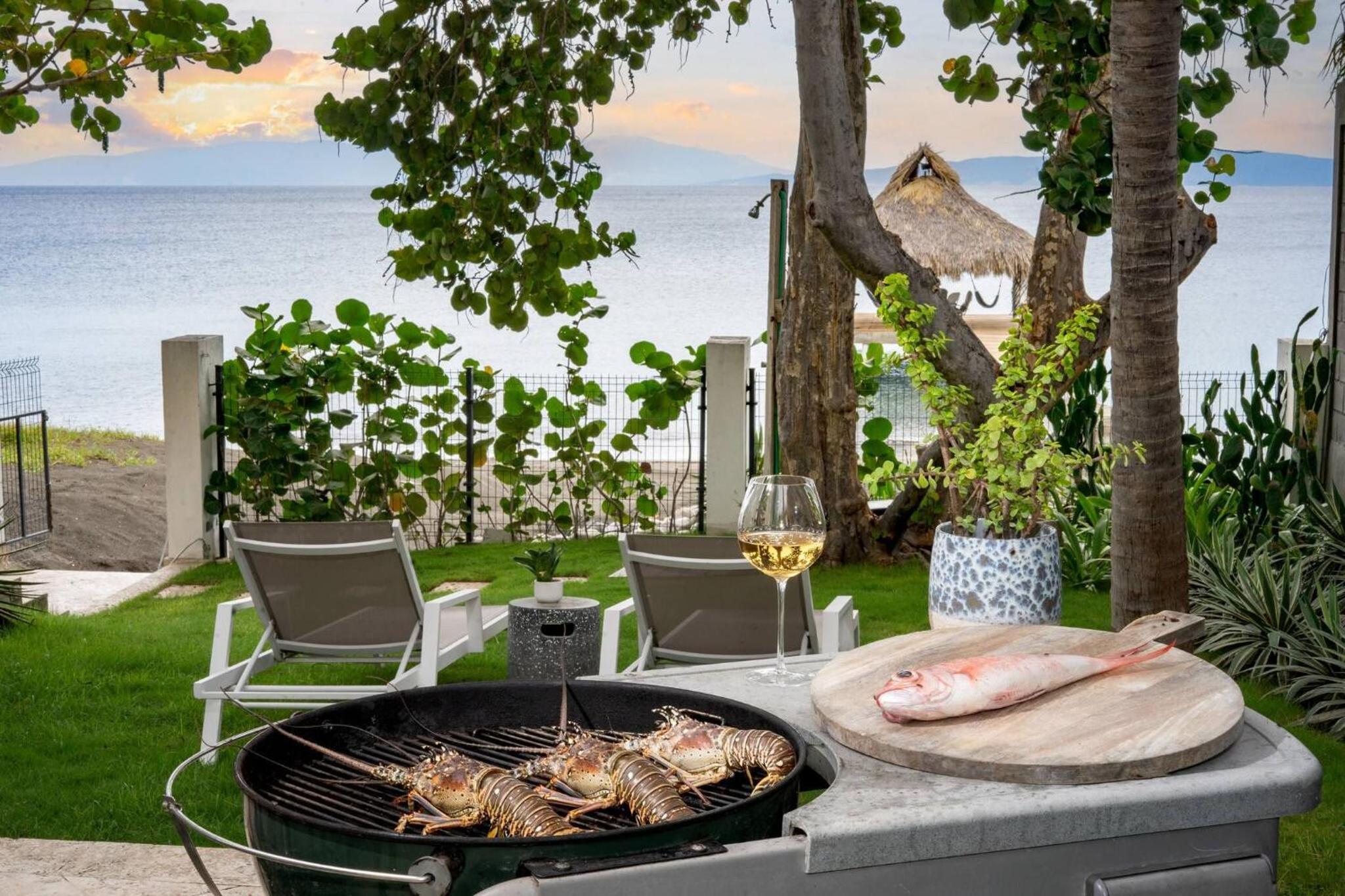 Bayshore 76 Beachfront Villa Palmar de ocoa
