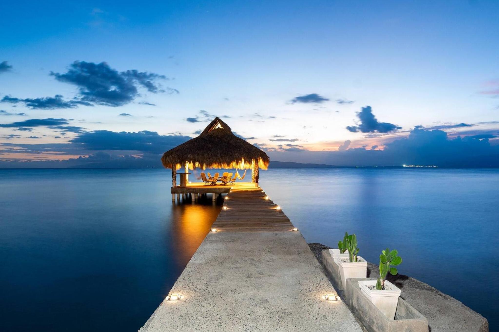 Bayshore 76 Beachfront Villa Palmar de ocoa