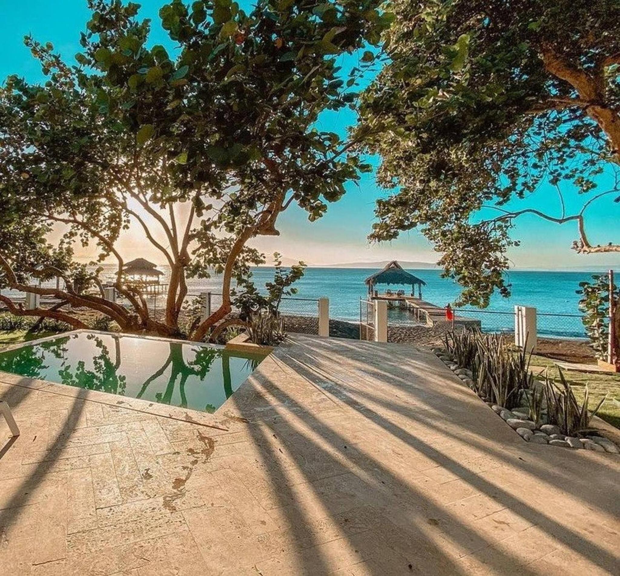 Bayshore 76 Beachfront Villa Palmar de ocoa