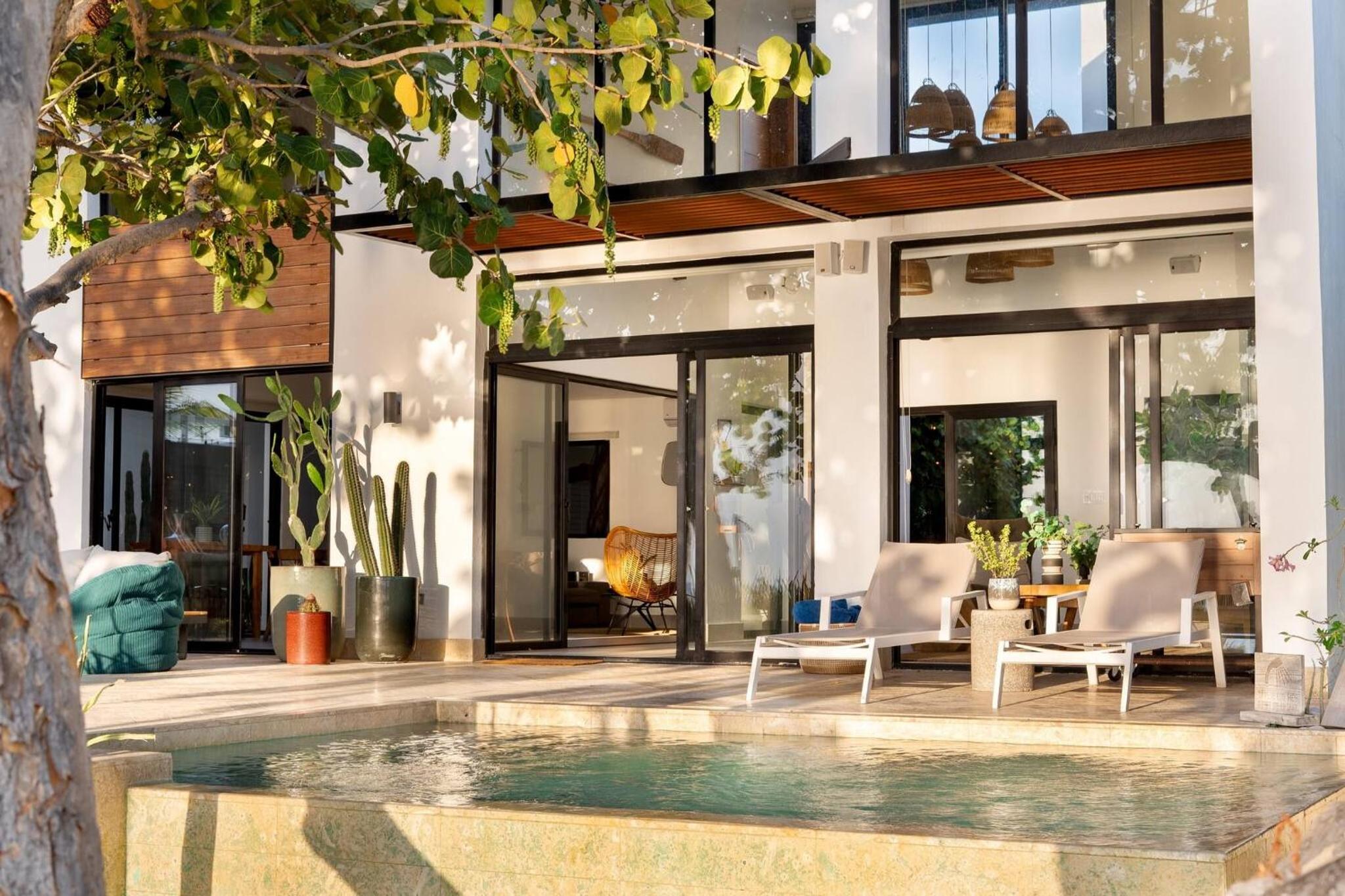 Bayshore 76 Beachfront Villa Palmar de ocoa