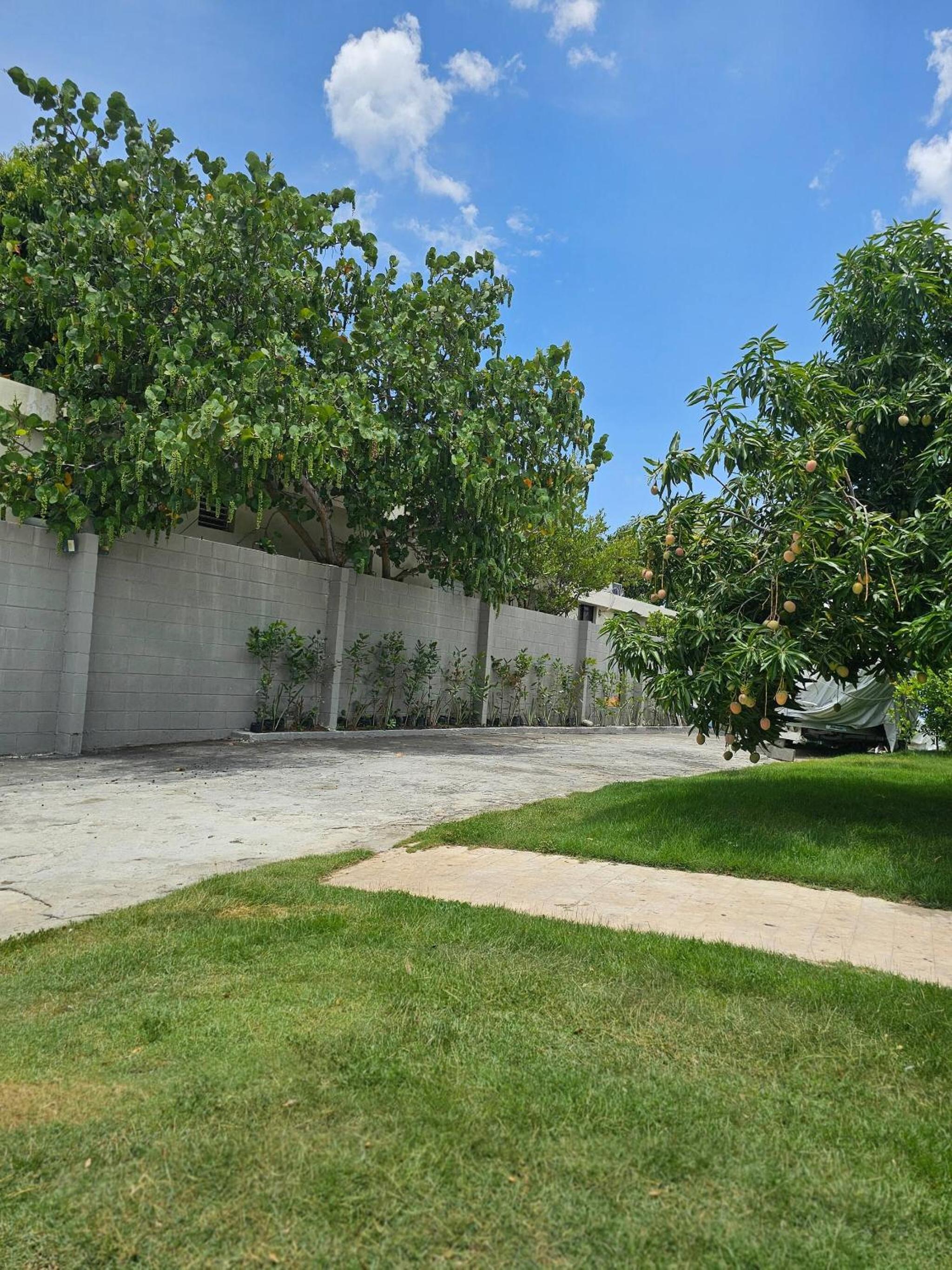 Bayshore 76 Beachfront Villa Palmar de ocoa