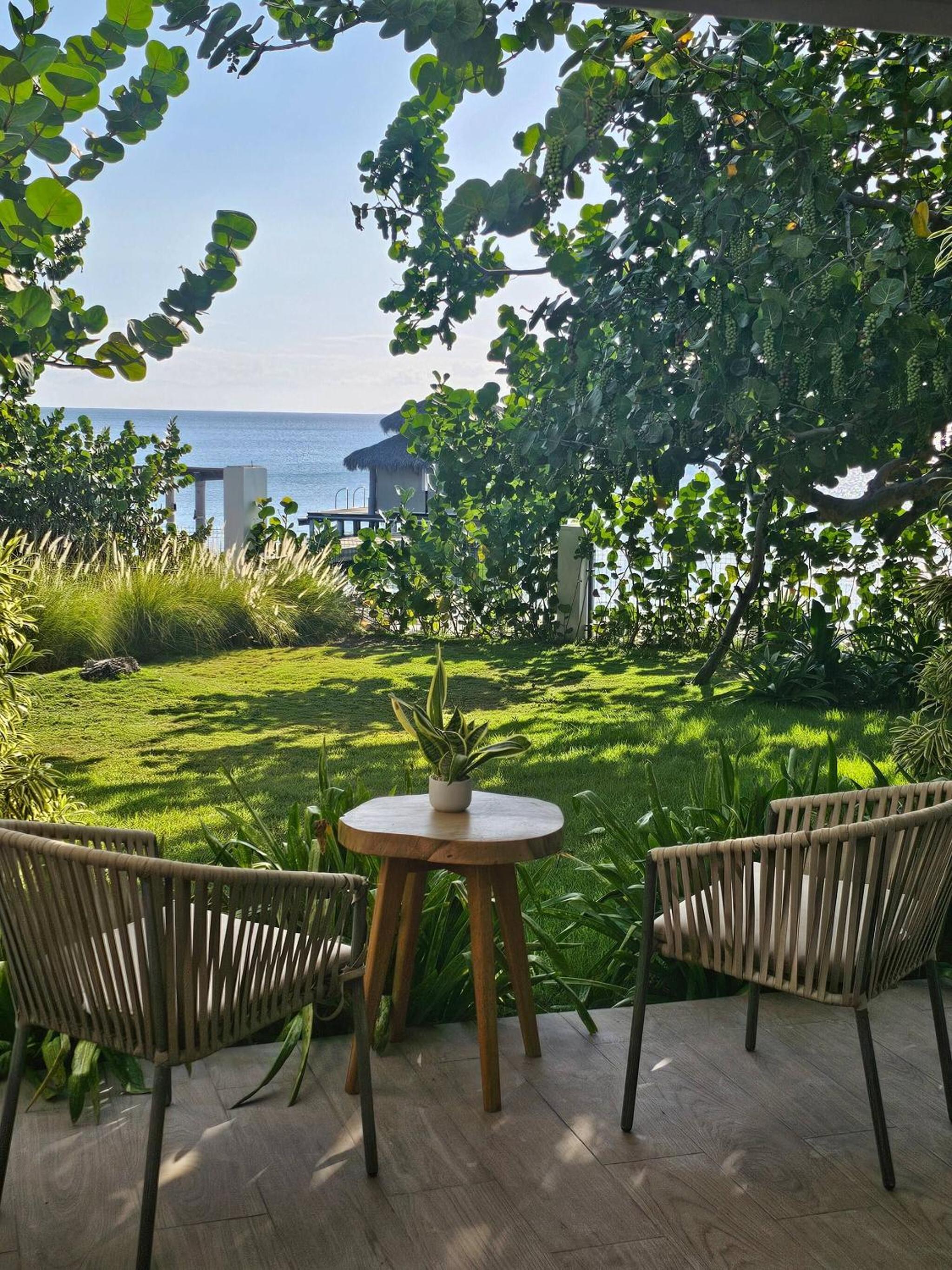 Bayshore 76 Beachfront Villa Palmar de ocoa