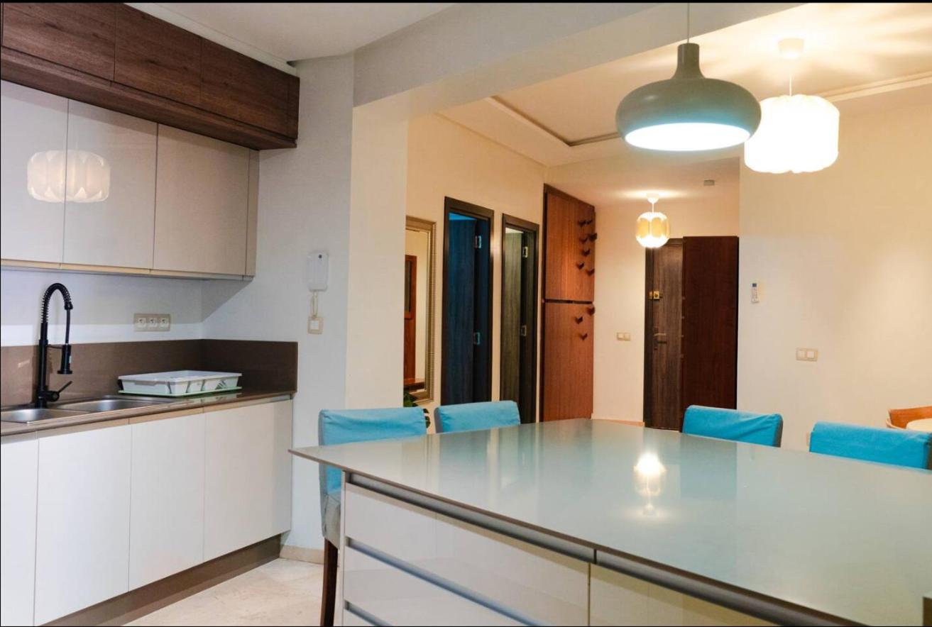 Gueliz BEST Residence Nour!! 3 Bedrooms Large Modern Apartment, walking distance to train station and everything