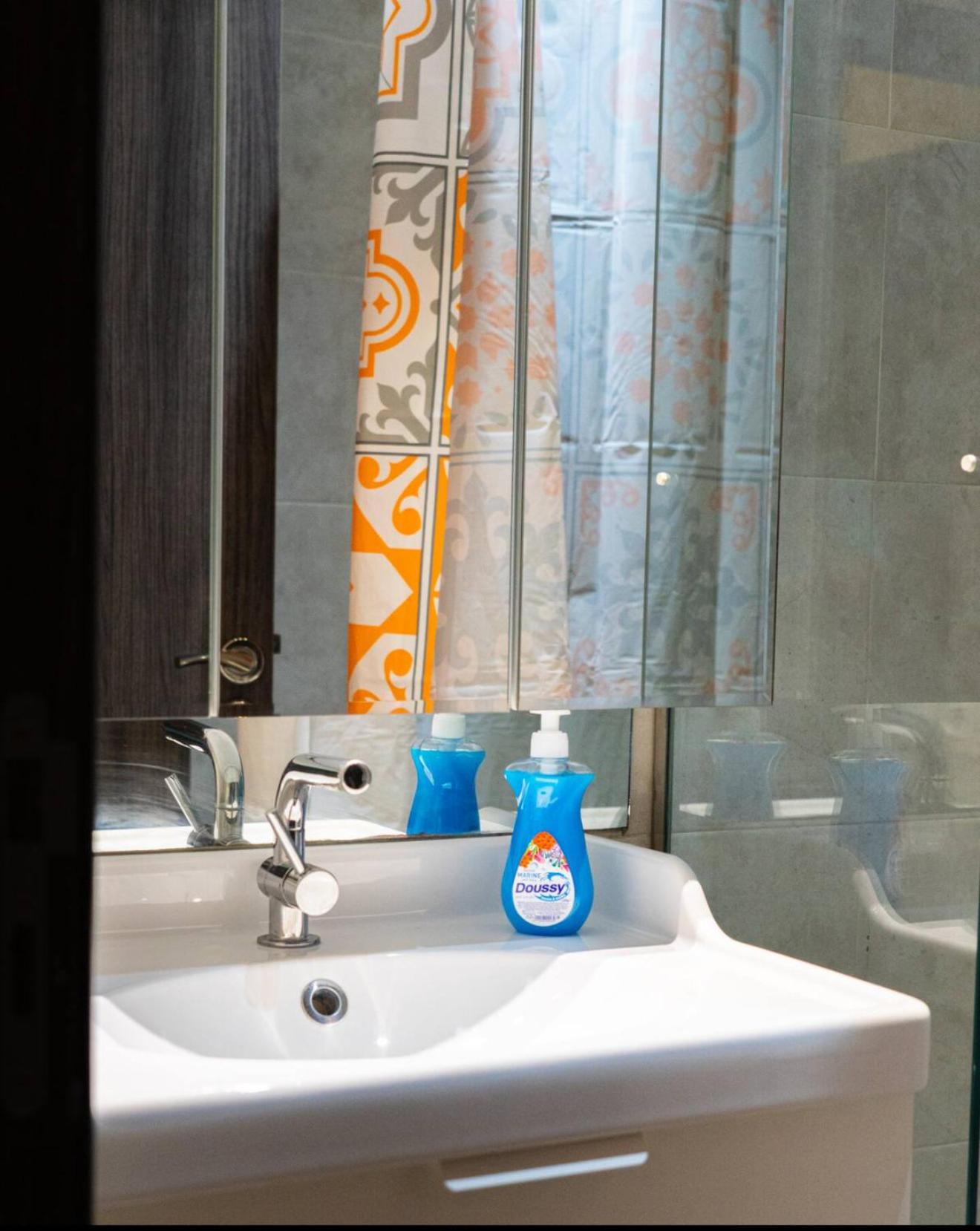 Gueliz BEST Residence Nour!! 3 Bedrooms Large Modern Apartment, walking distance to train station and everything
