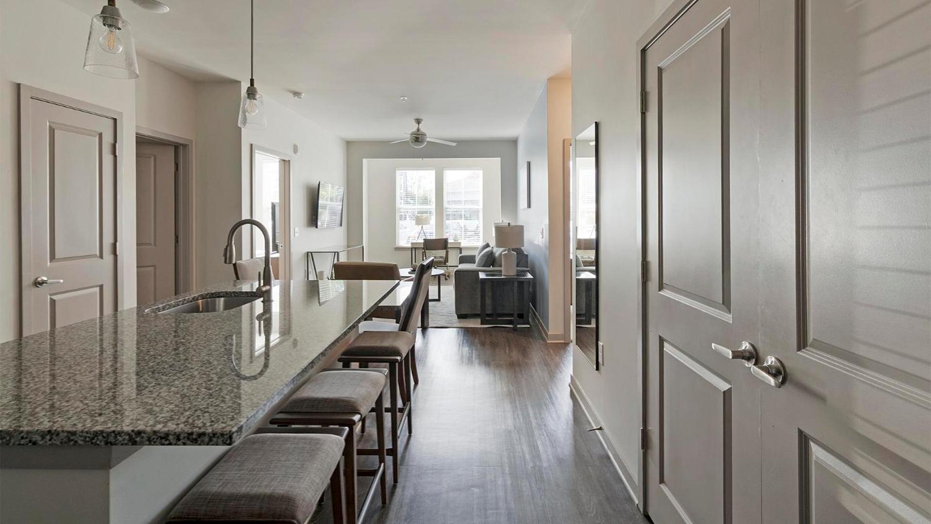 Landing Amazing 2BD Clubhouse Yoga Studio