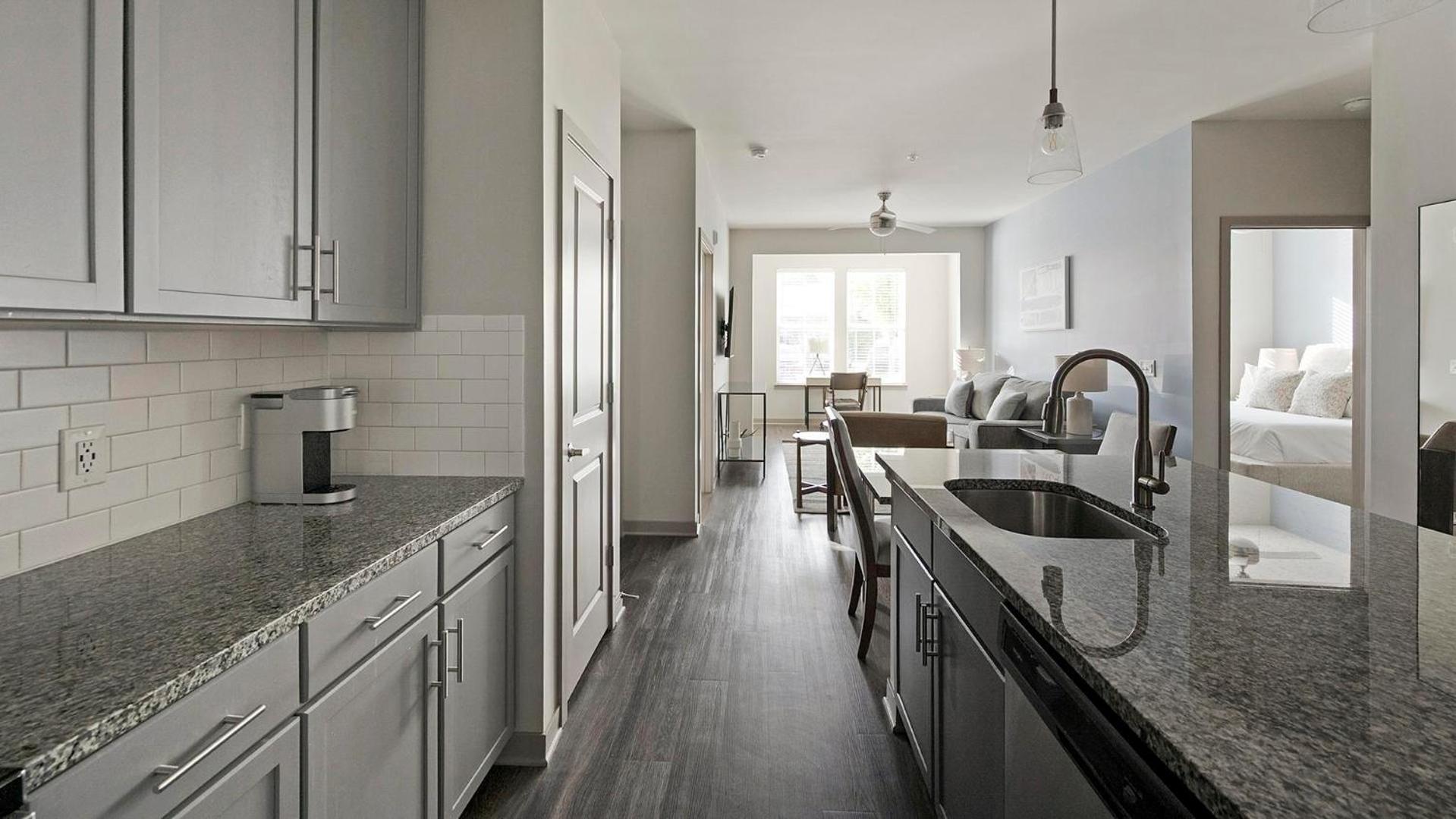 Landing Amazing 2BD Clubhouse Yoga Studio