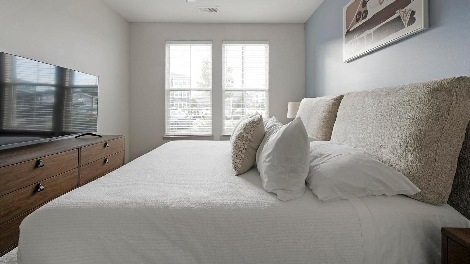 Landing Amazing 2BD Clubhouse Yoga Studio