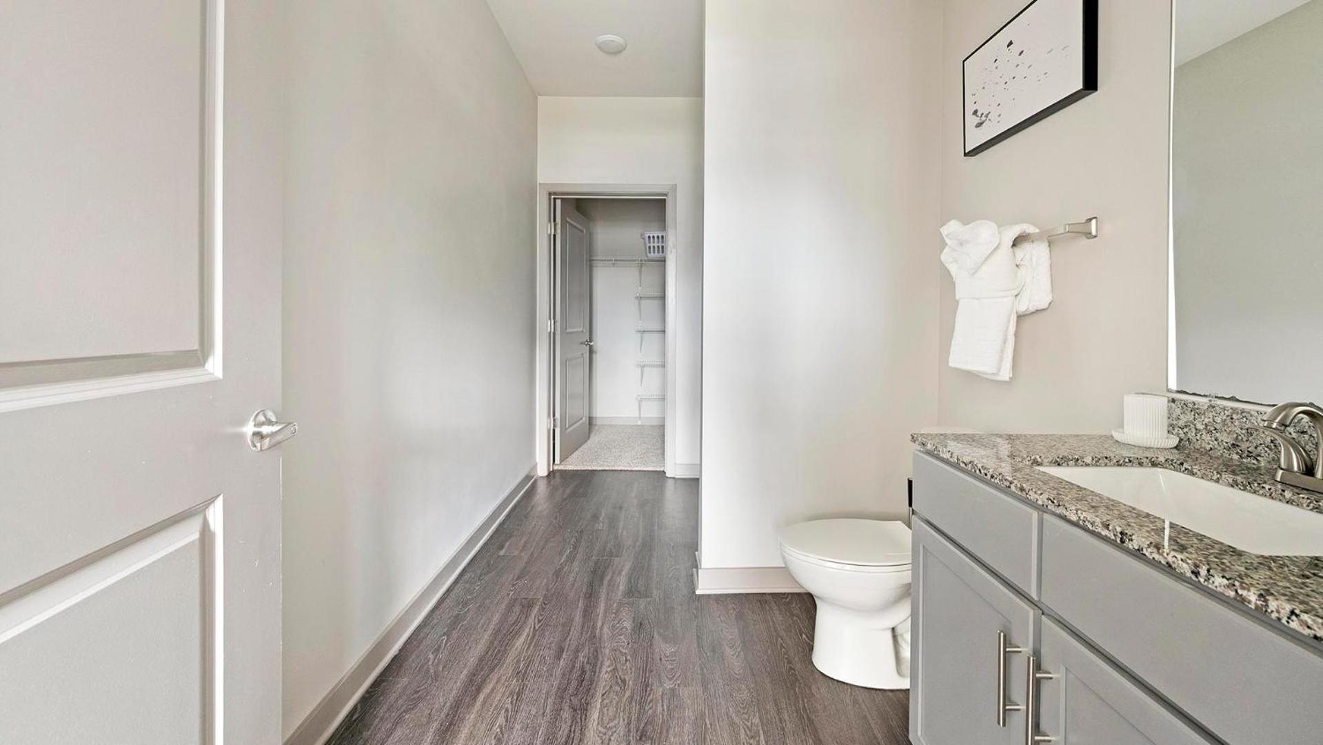 Landing Amazing 2BD Clubhouse Yoga Studio