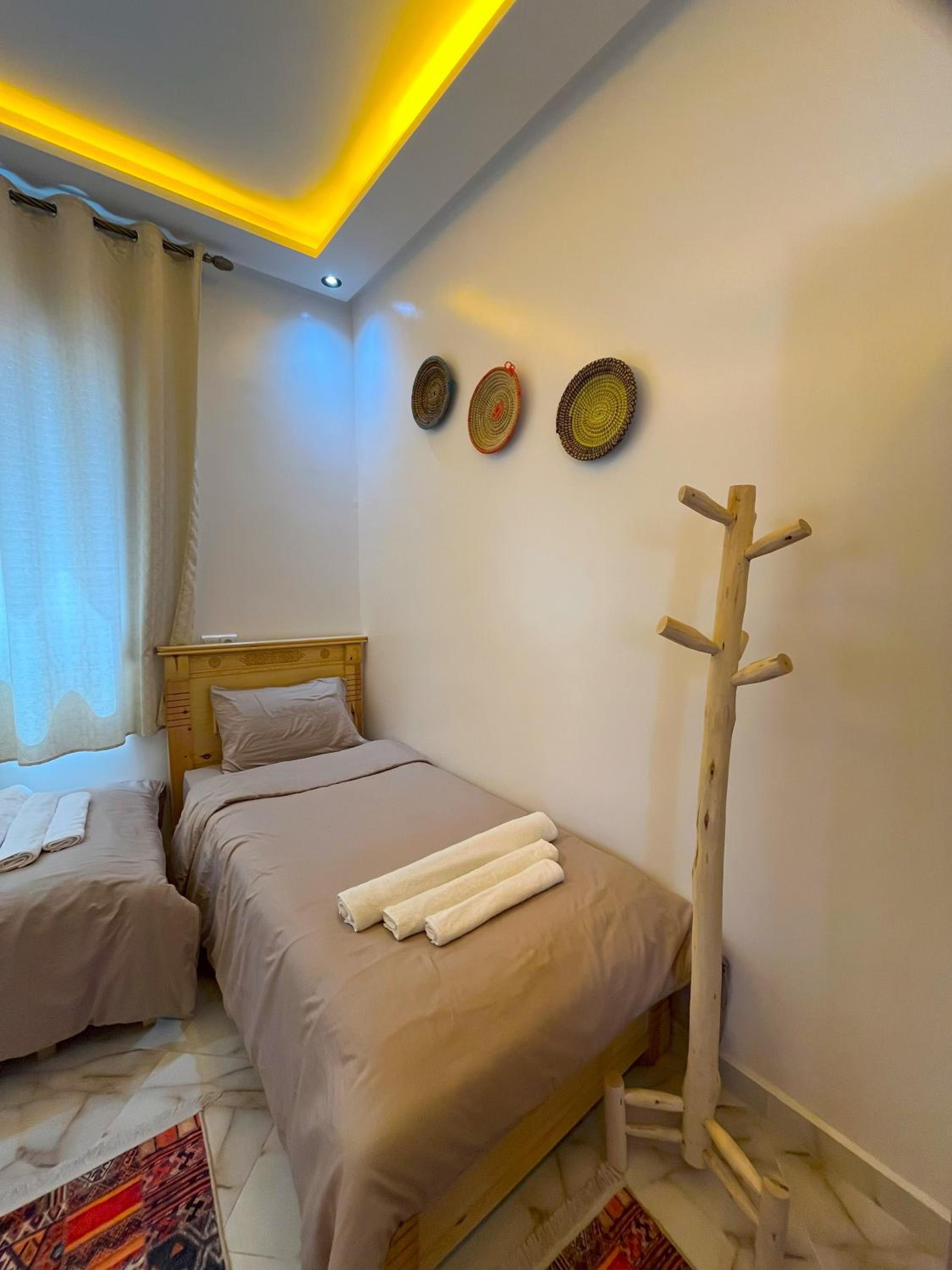 Banana Surf Lodge & Surfcamp