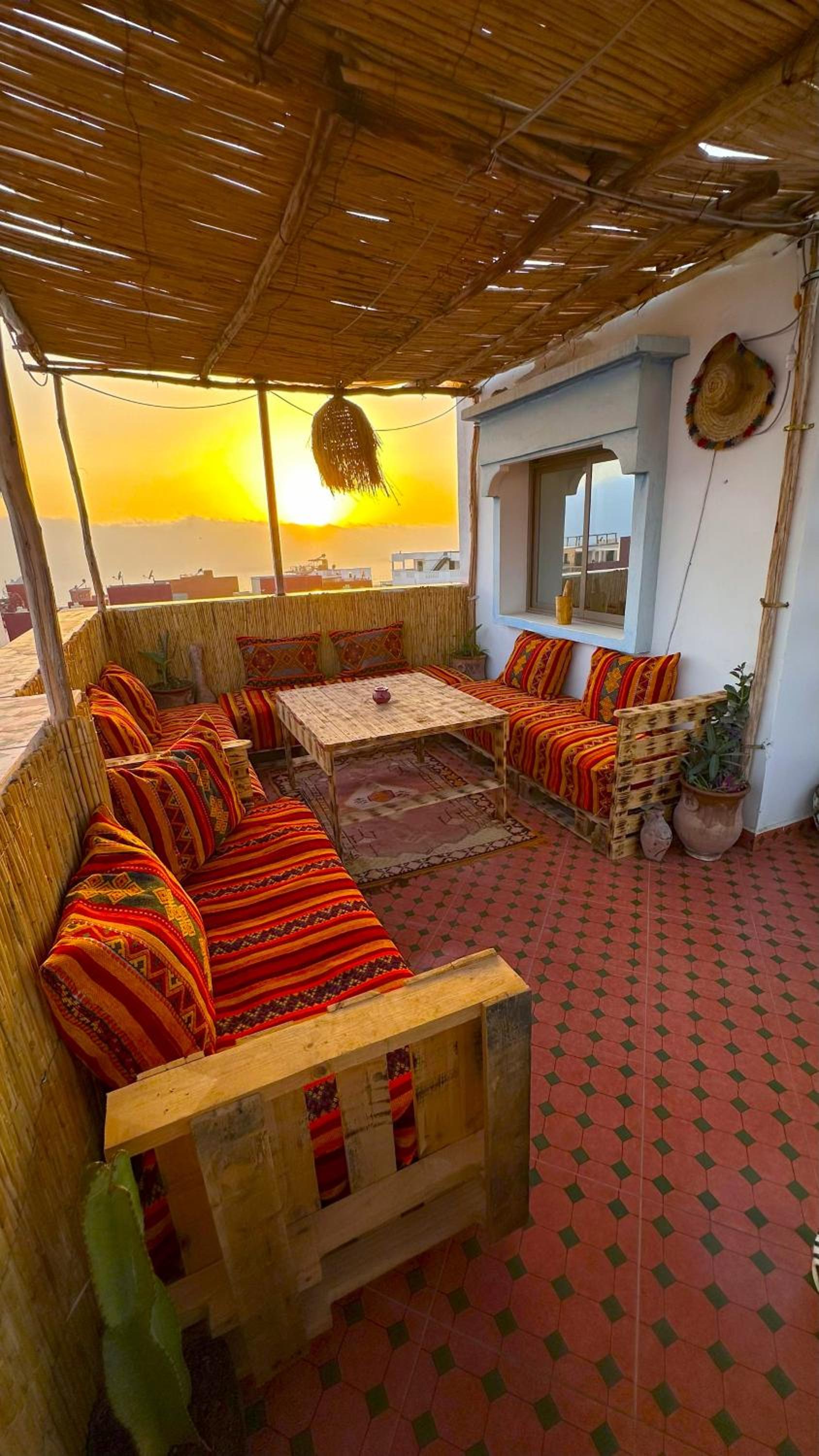 Banana Surf Lodge & Surfcamp