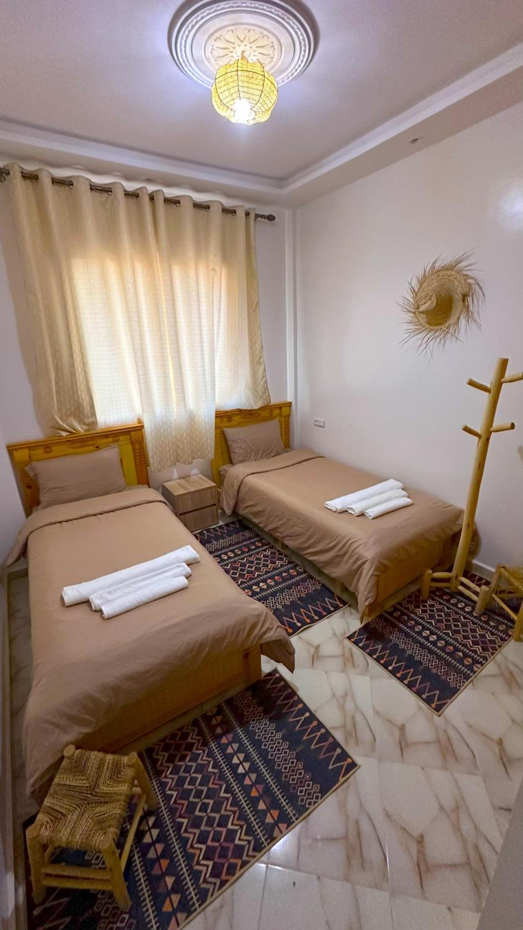 Banana Surf Lodge & Surfcamp