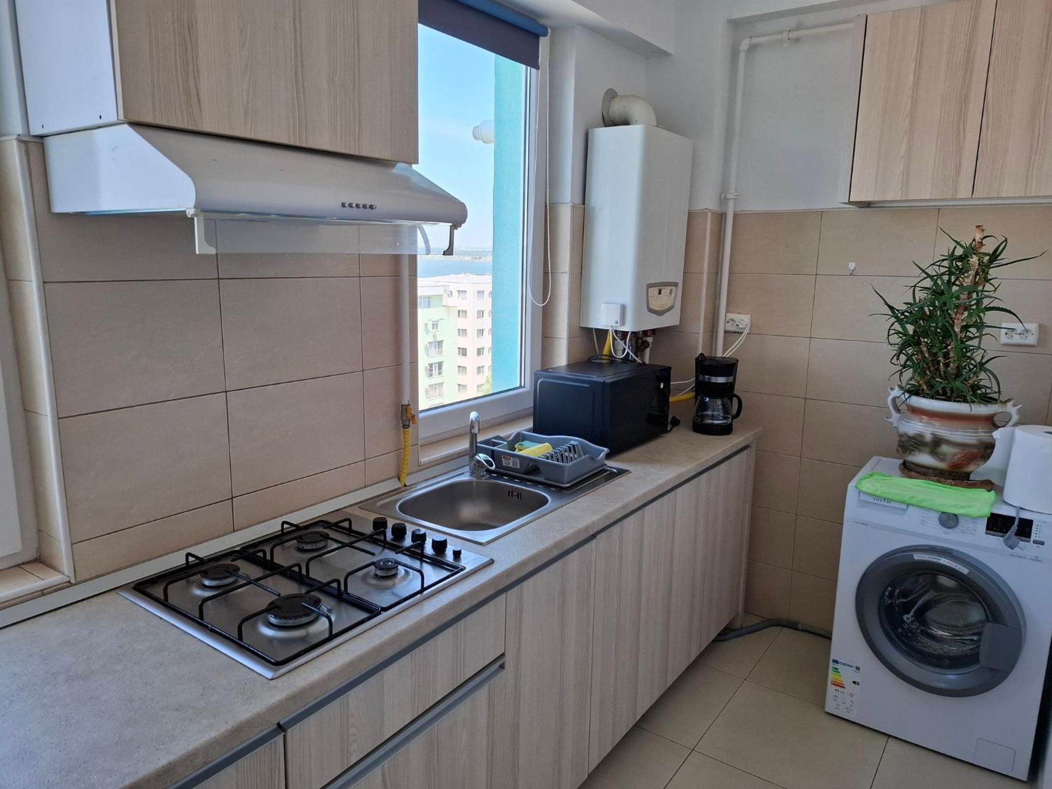 2 rooms apartment, max 4 persons, 30 meters far from the Beach and the Black Sea