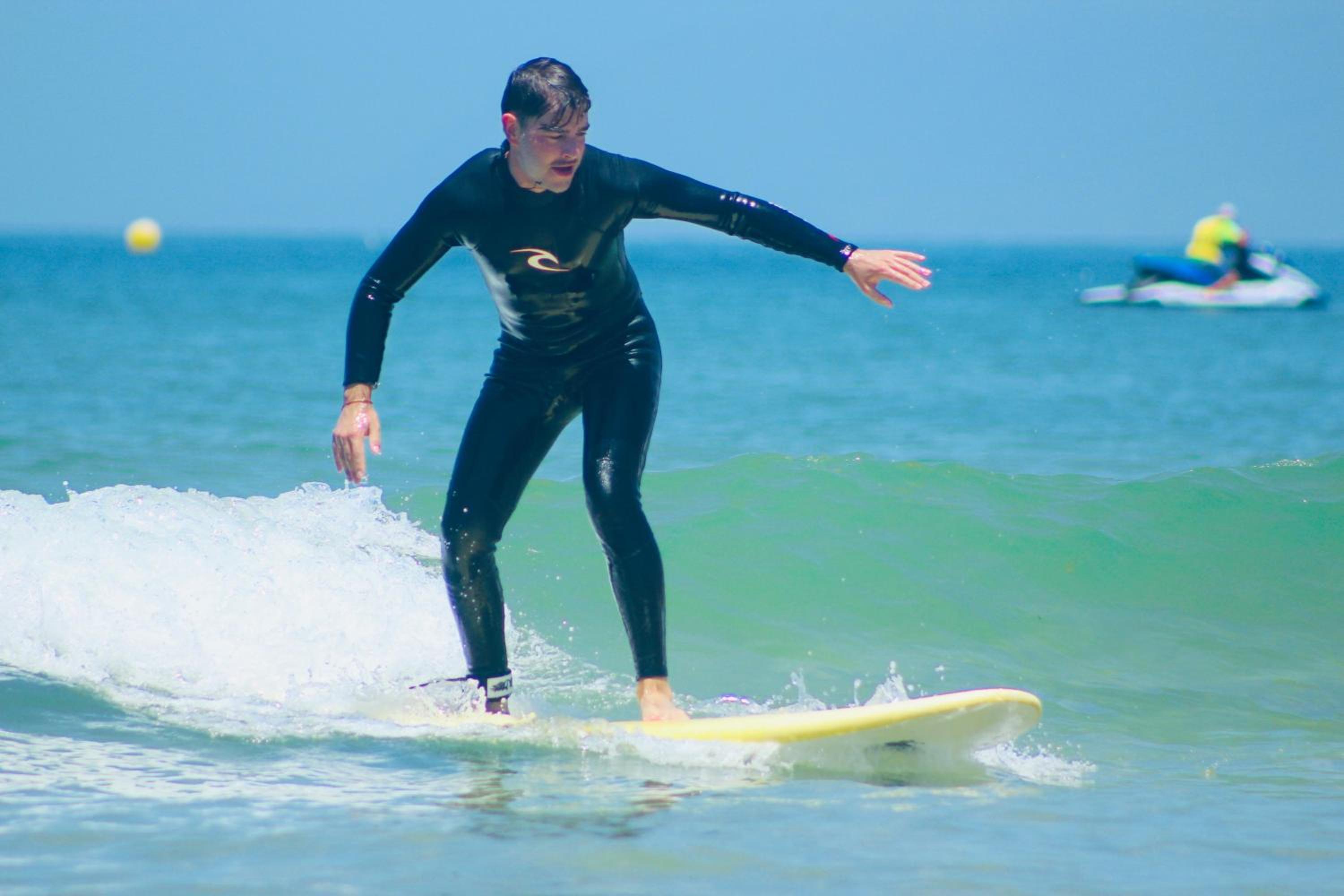 Banana Surf Lodge & Surfcamp