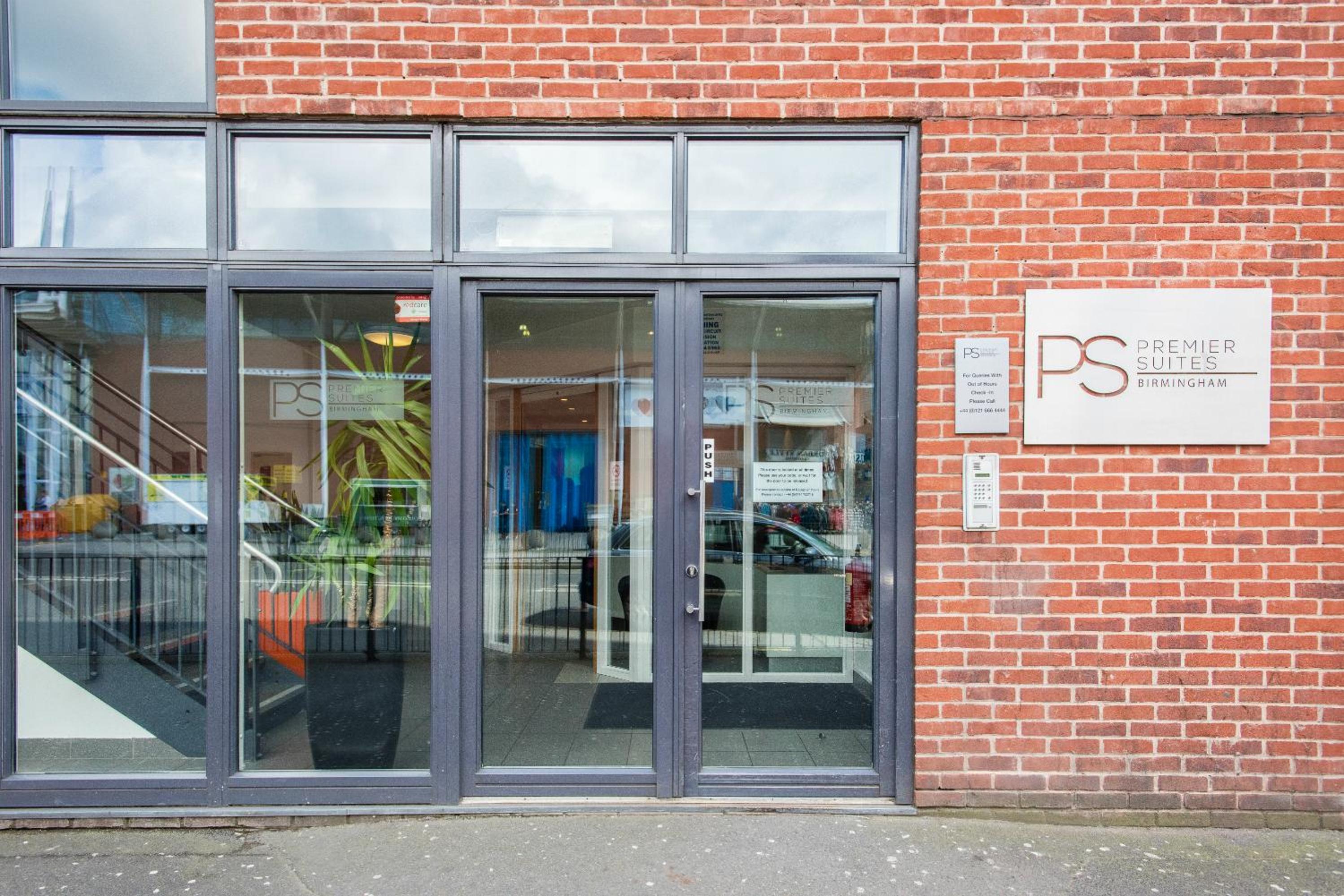 Hotel PREMIER SUITES Birmingham - Image 1