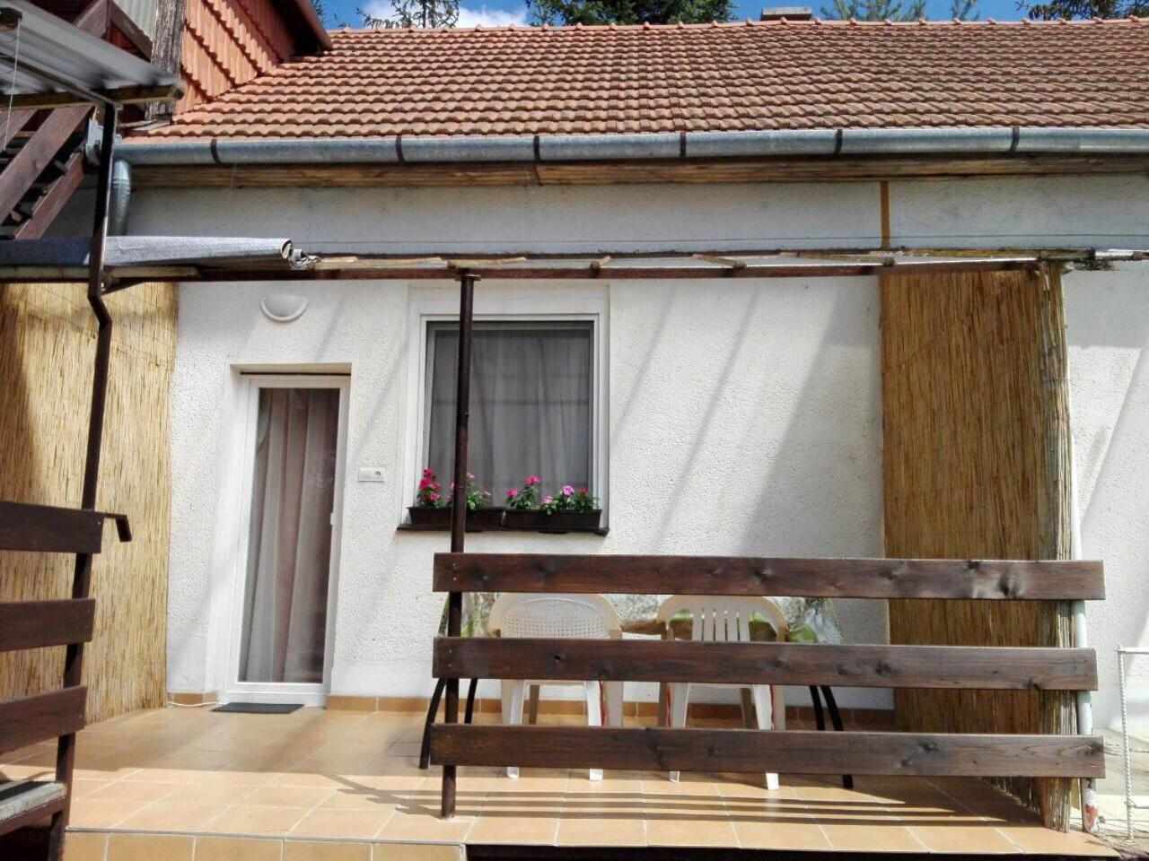 Áron Apartment