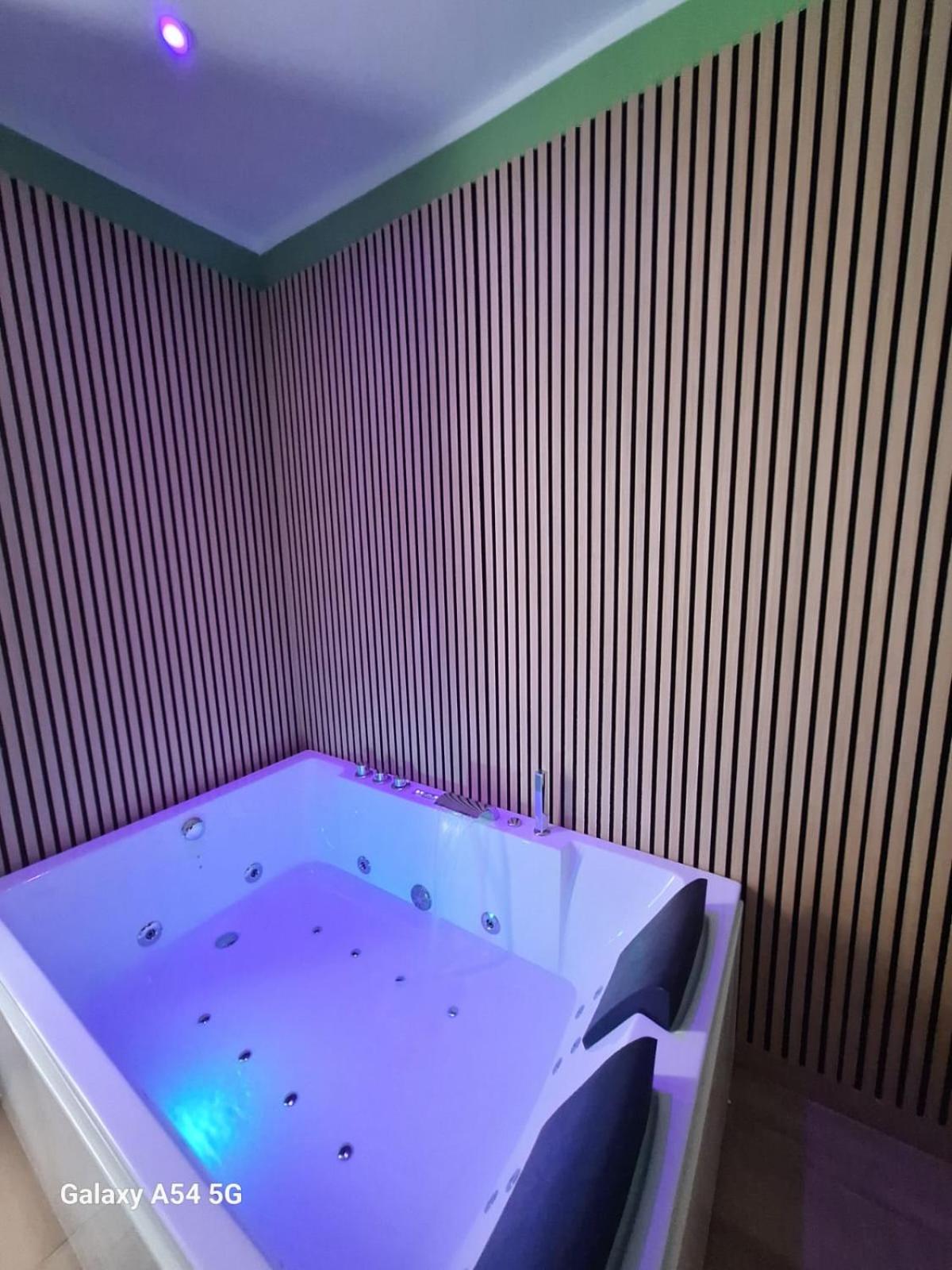 Luxury Suites Glory Tower