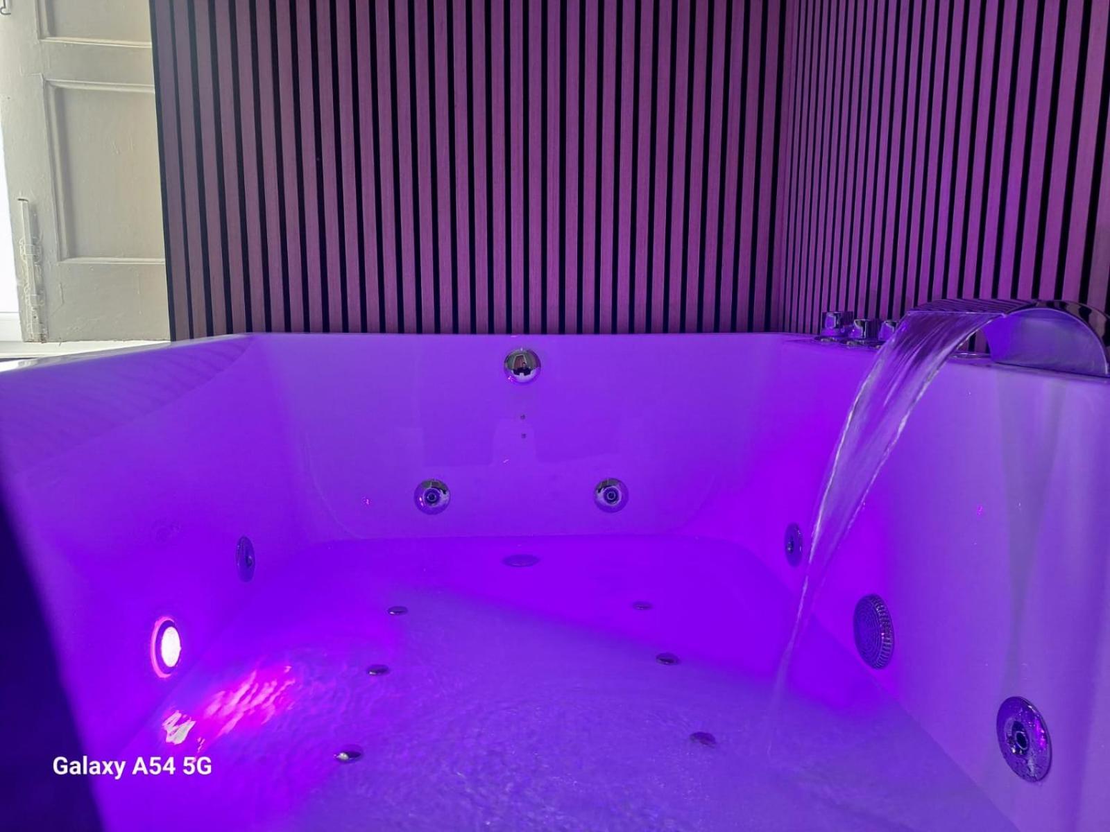 Luxury Suites Glory Tower