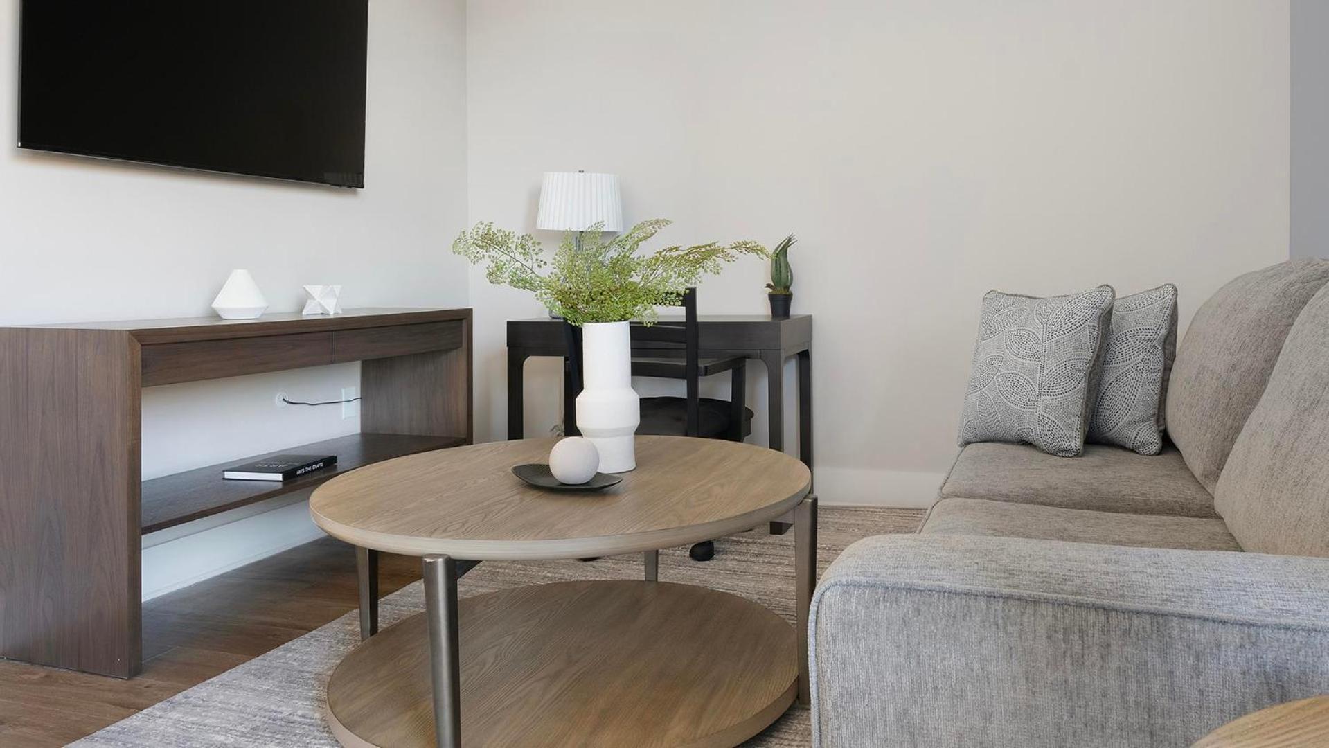 Landing Stylish 1BD Clubhouse Pool