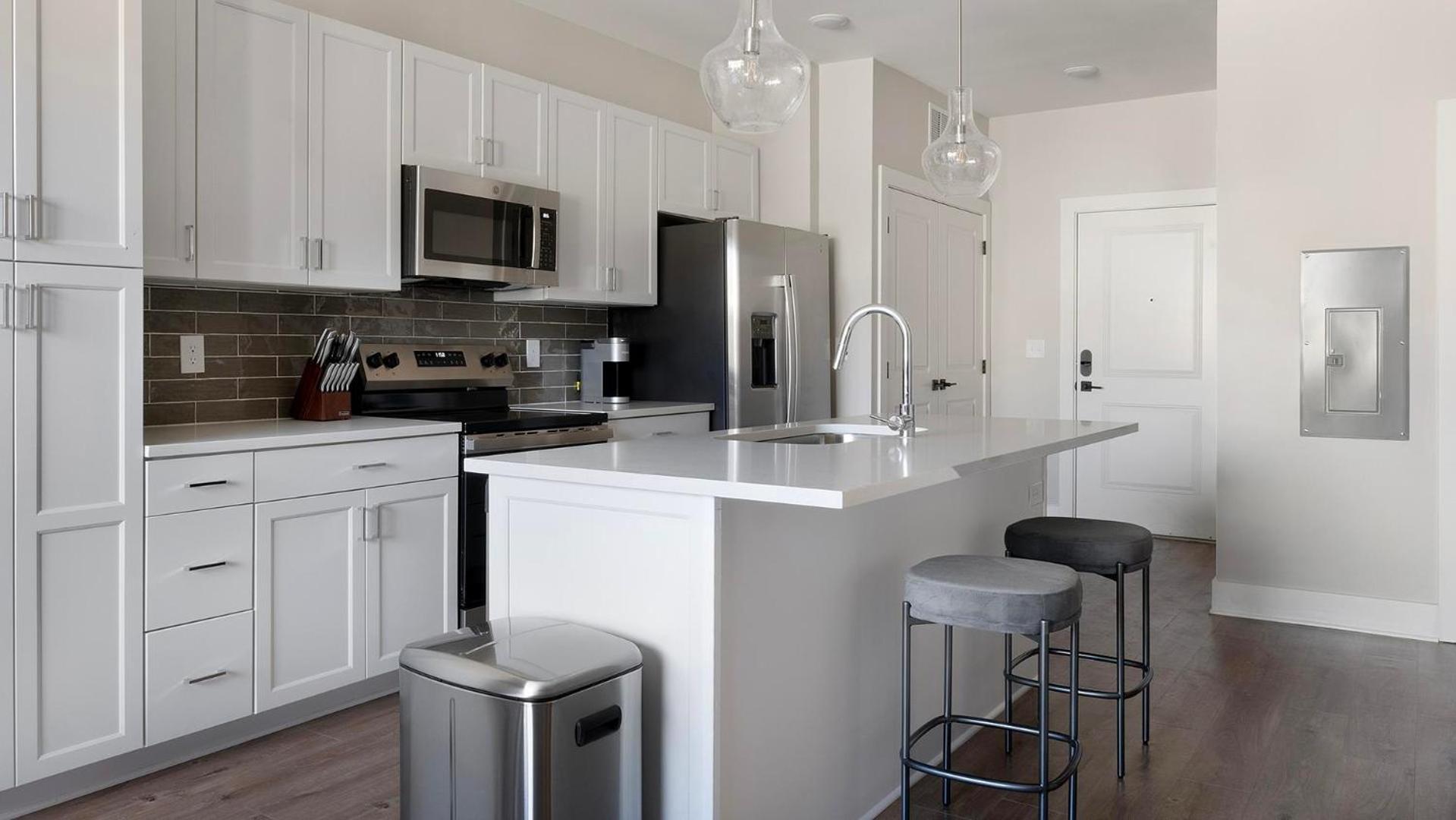 Landing Stylish 1BD Clubhouse Pool