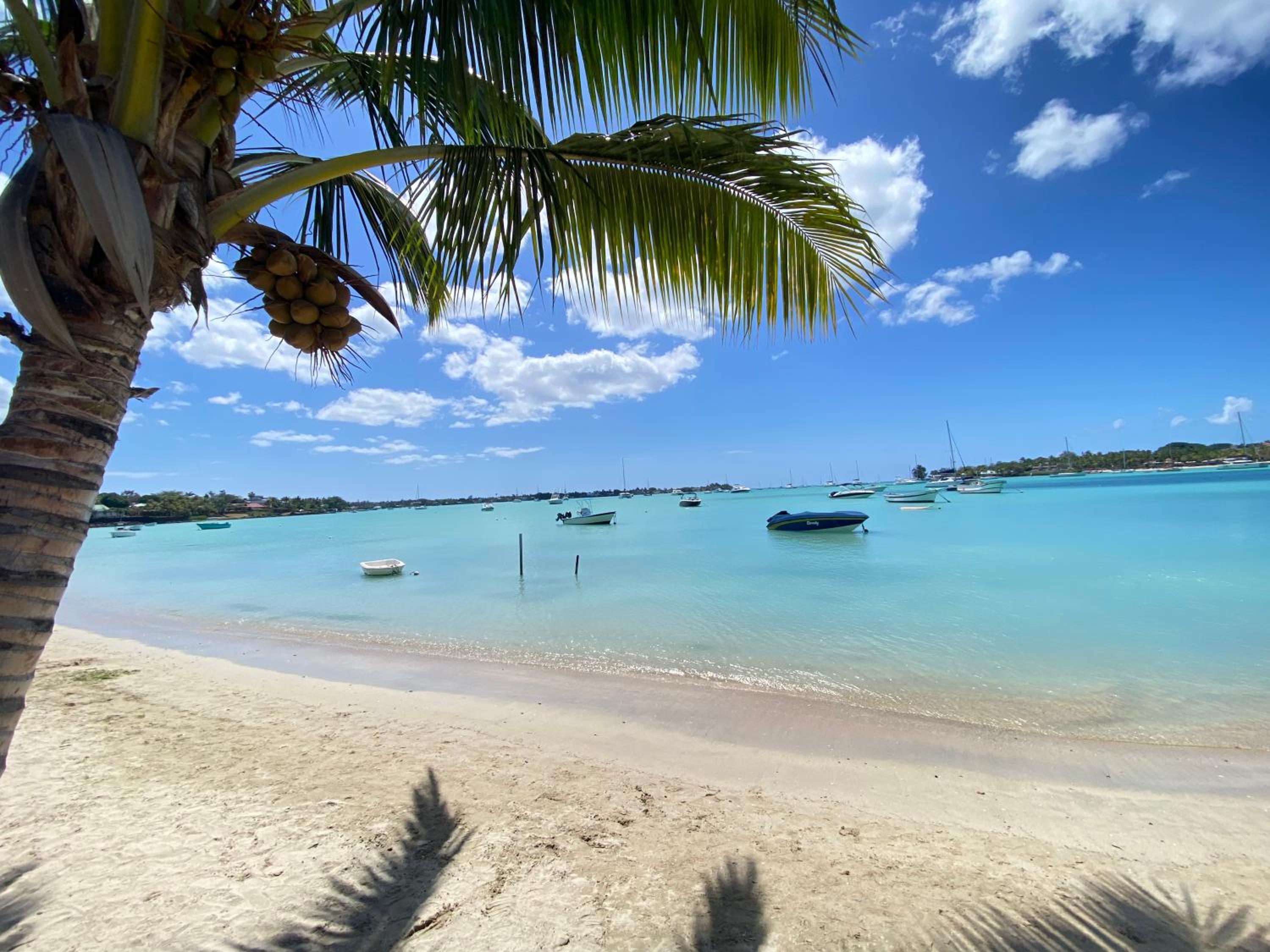 Waterside Complex - Beachfront Villa in Grand Baie