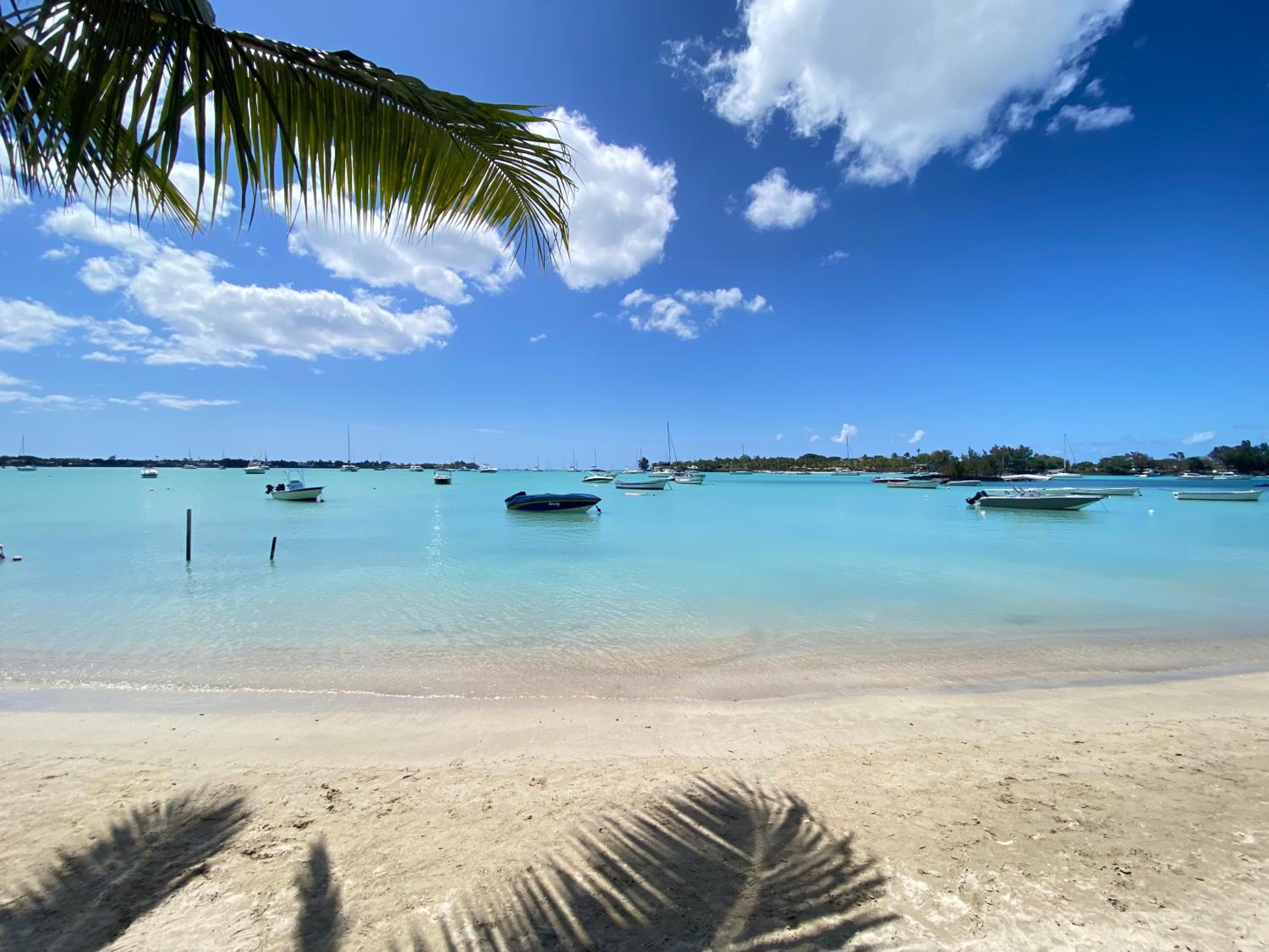 Waterside Complex - Beachfront Villa in Grand Baie