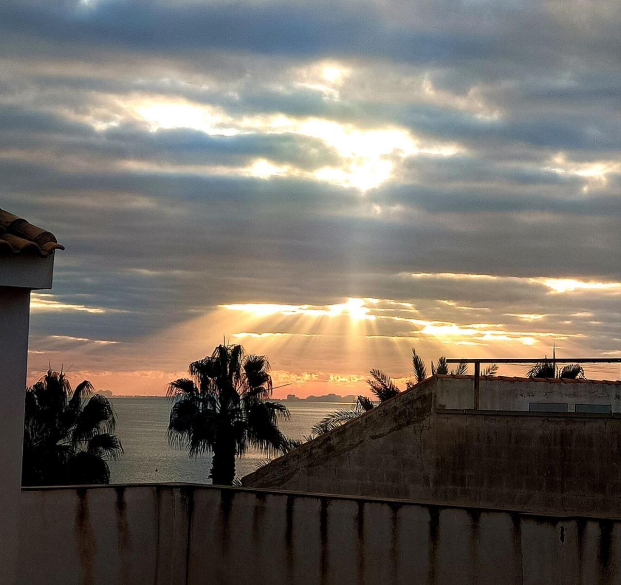 Modern Art apartment by the sea Playa del Espejo