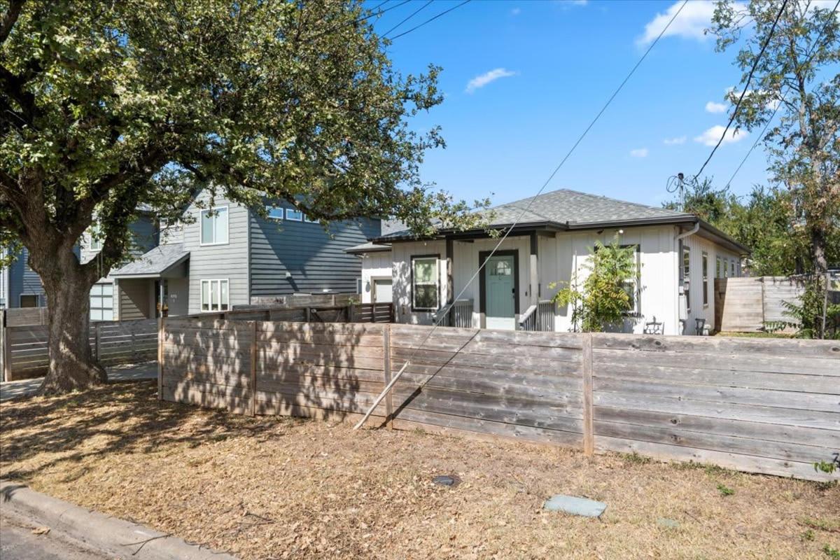 Spacious 3BR Getaway w Free Parking Pet Friendly