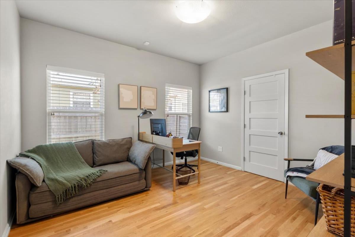 Spacious 3BR Getaway w Free Parking Pet Friendly