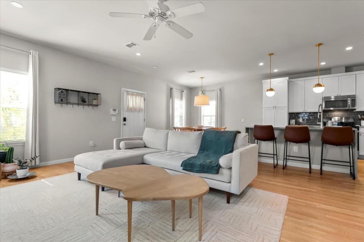 Spacious 3BR Getaway w Free Parking Pet Friendly