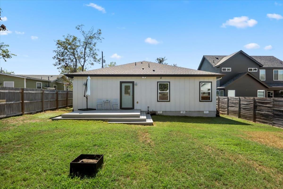 Spacious 3BR Getaway w Free Parking Pet Friendly