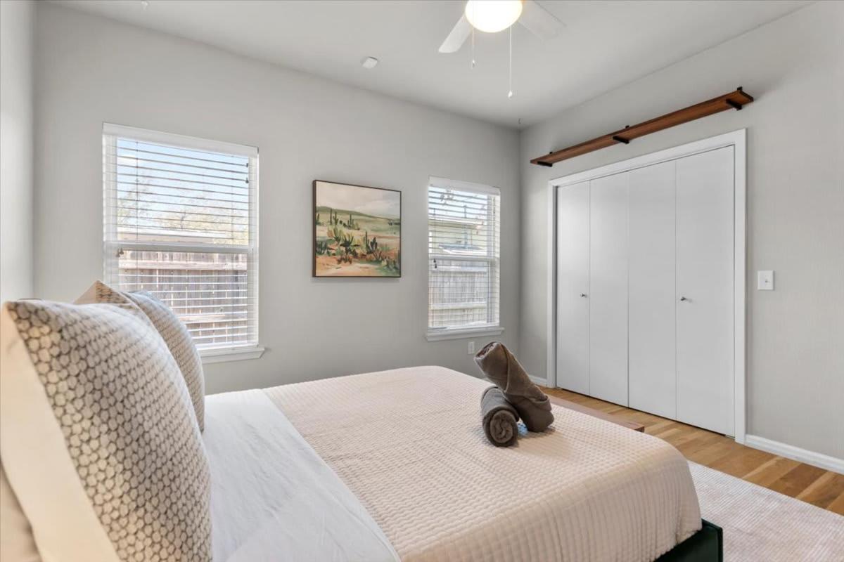 Spacious 3BR Getaway w Free Parking Pet Friendly