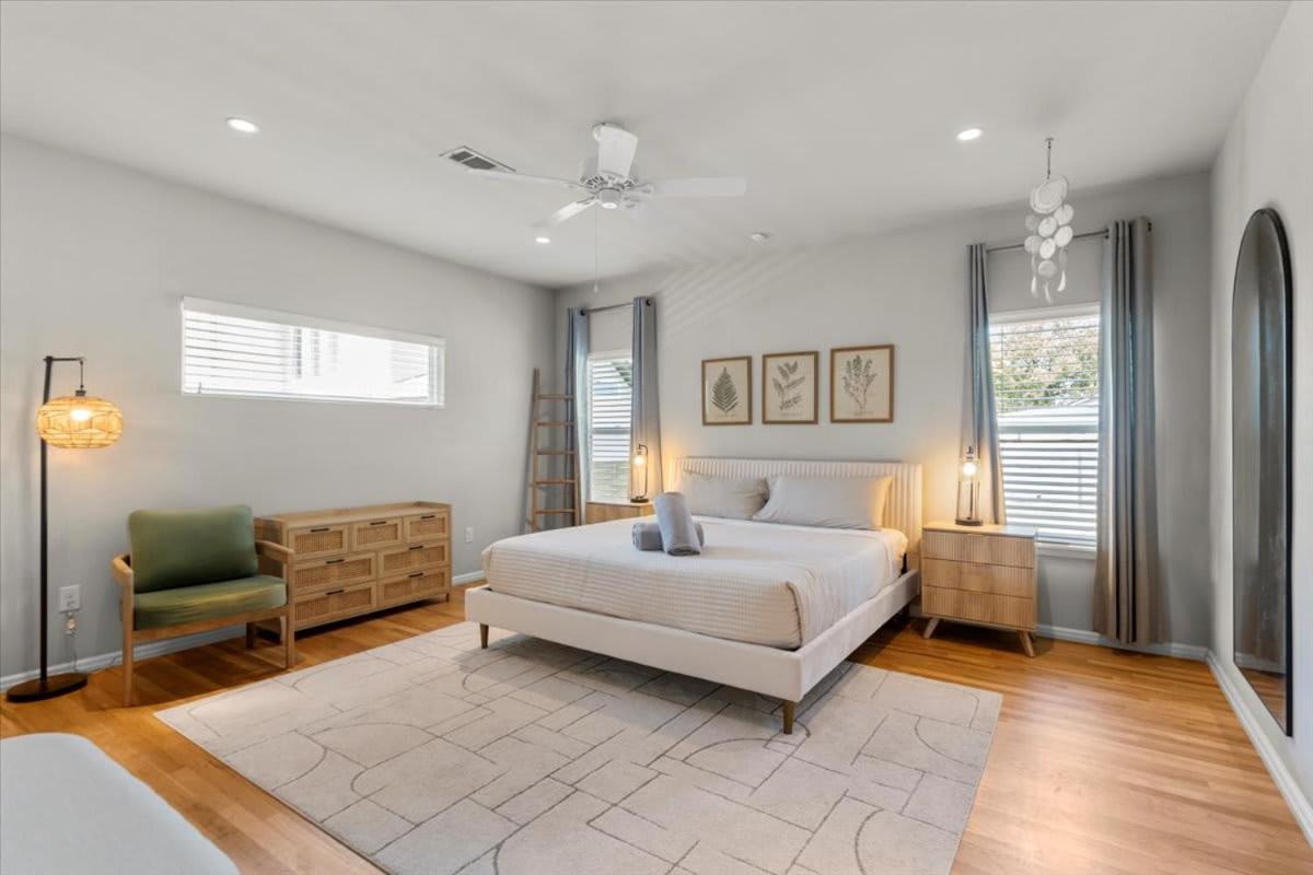 Spacious 3BR Getaway w Free Parking Pet Friendly