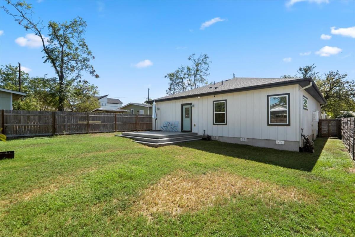 Spacious 3BR Getaway w Free Parking Pet Friendly